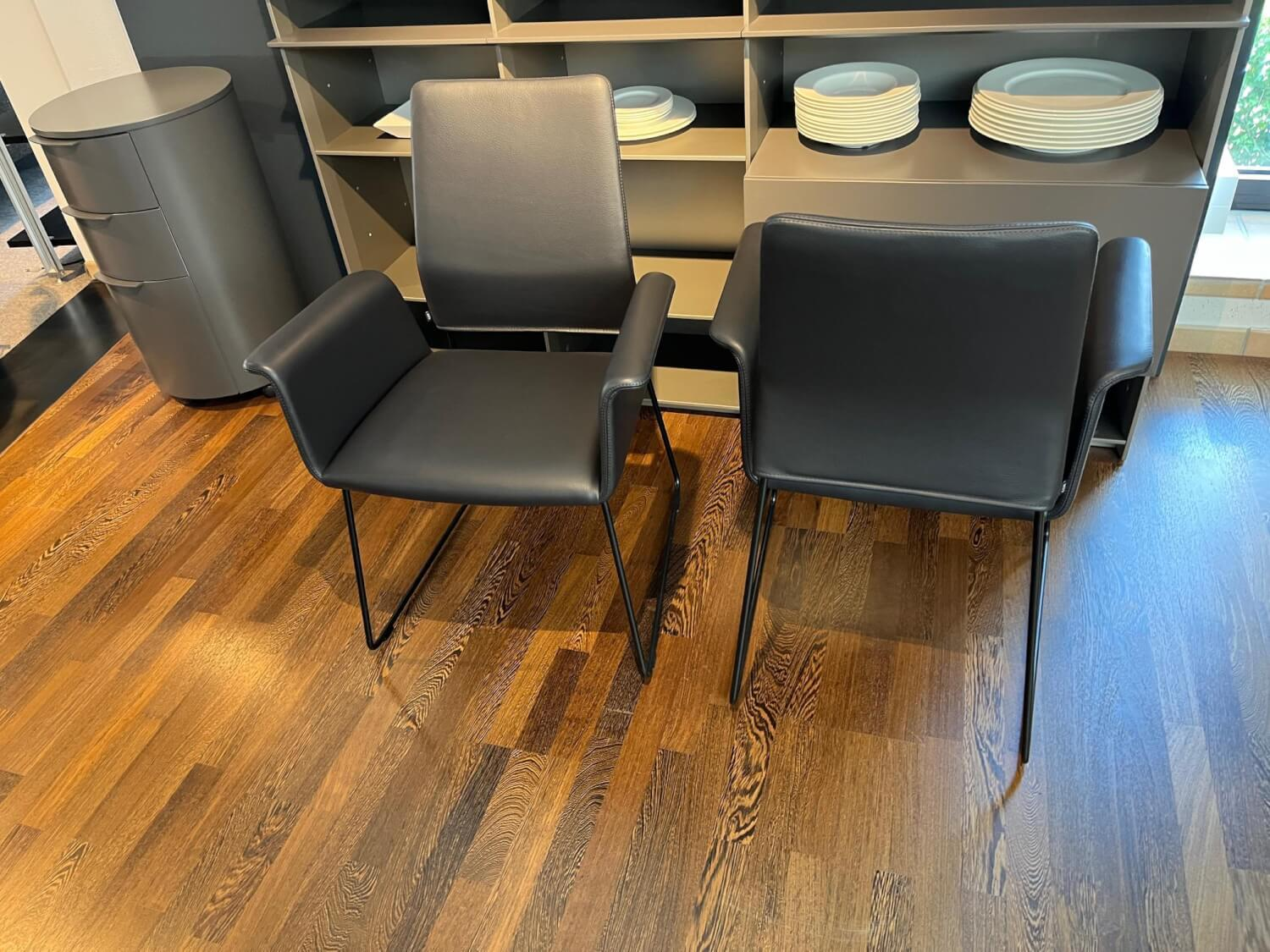 COR - 2er-Set Stuhl Fino Leder 282 Basalt Grau Füße Metall Schwarz Lackiert - 3
