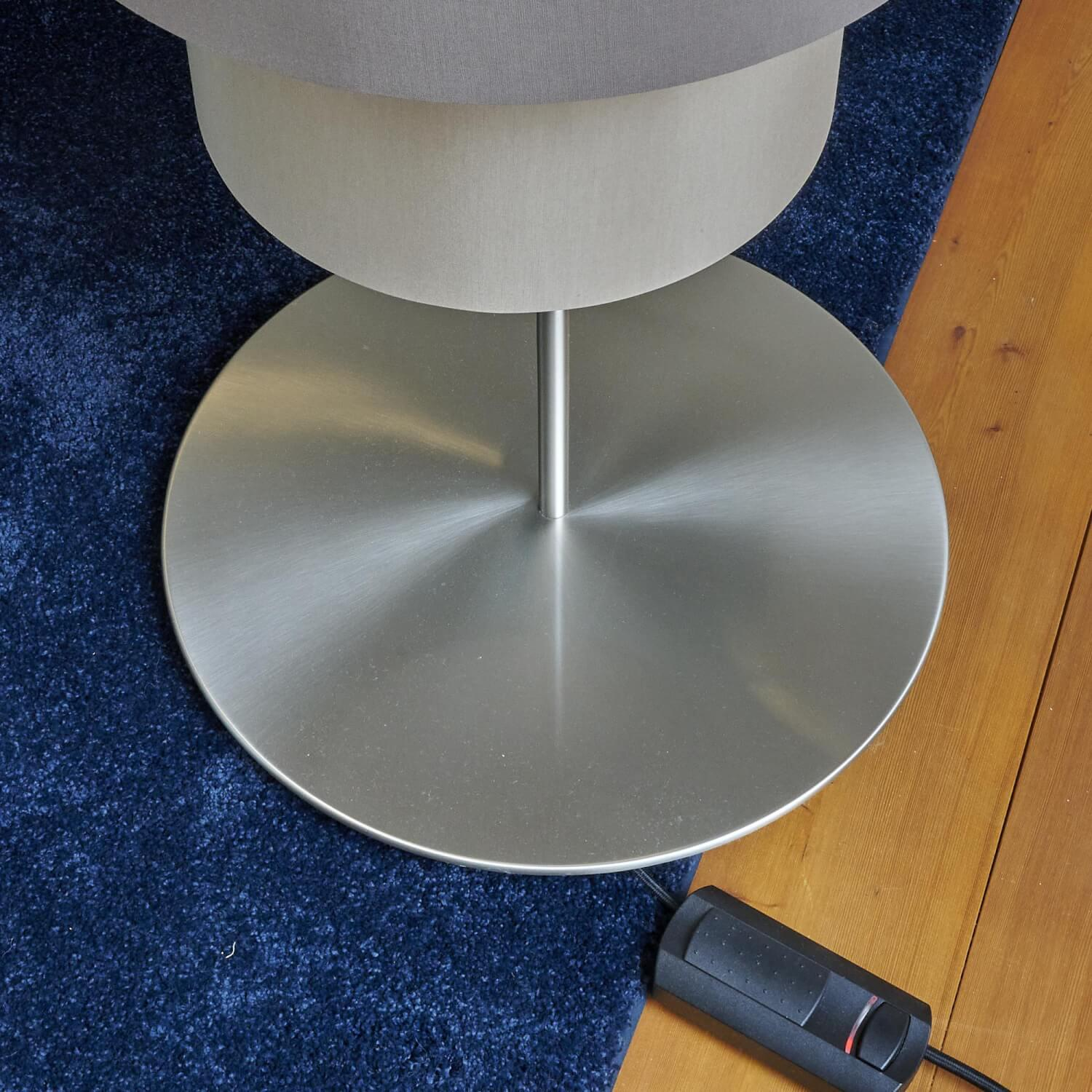 Bielefelder Werkstätten - Stehleuchte Soho Schirm Kiesel Sand Fuß Nickel Matt - 6