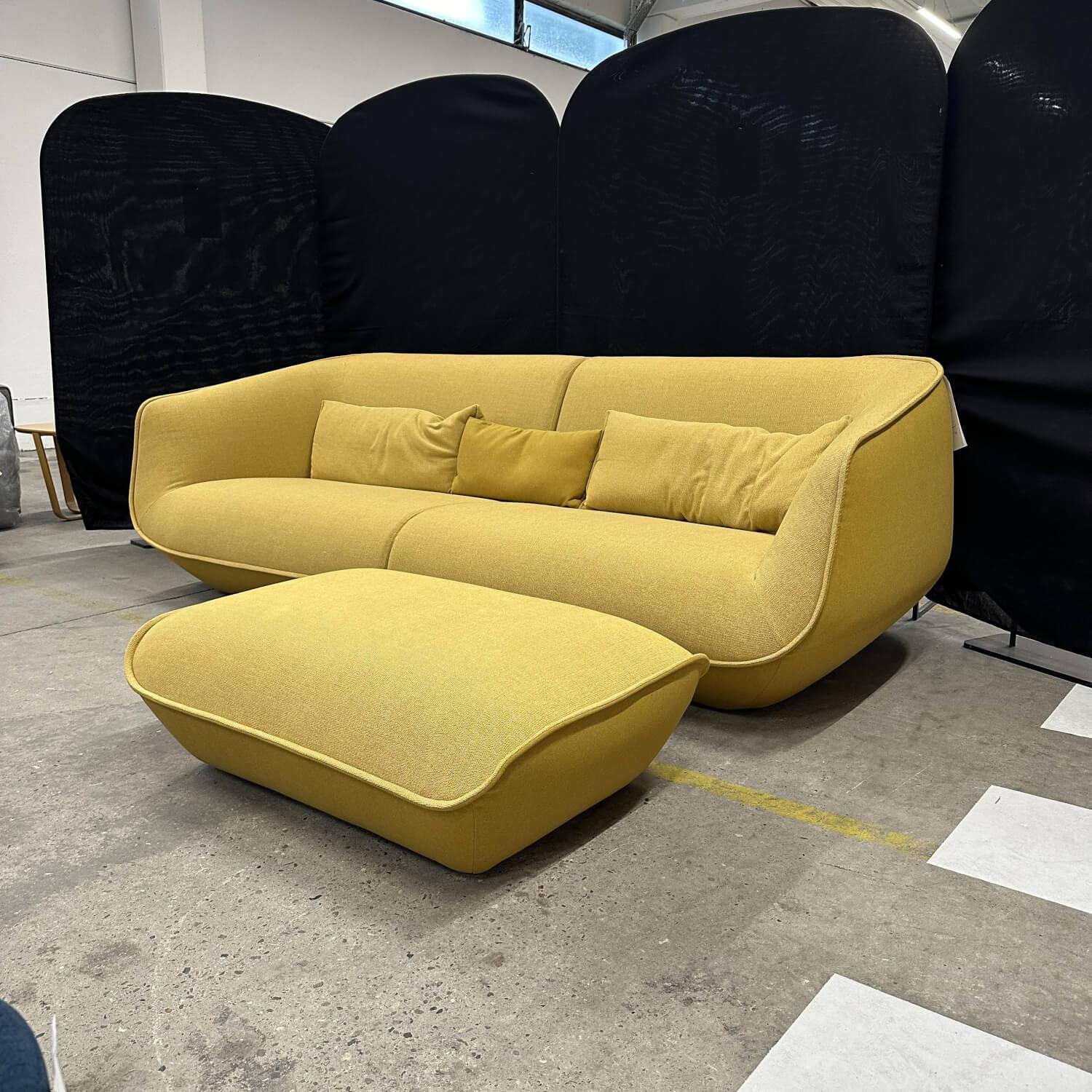 COR - Sofa Nook 36311 Stoff Außen 7204 Curry Gelb Stoff Innen 9133 Senf Gelb Mit Filzgleitern Inklusive Hocker 36100 Und 2 Lendenkissen 3690 Ohne Dekokissen - 9