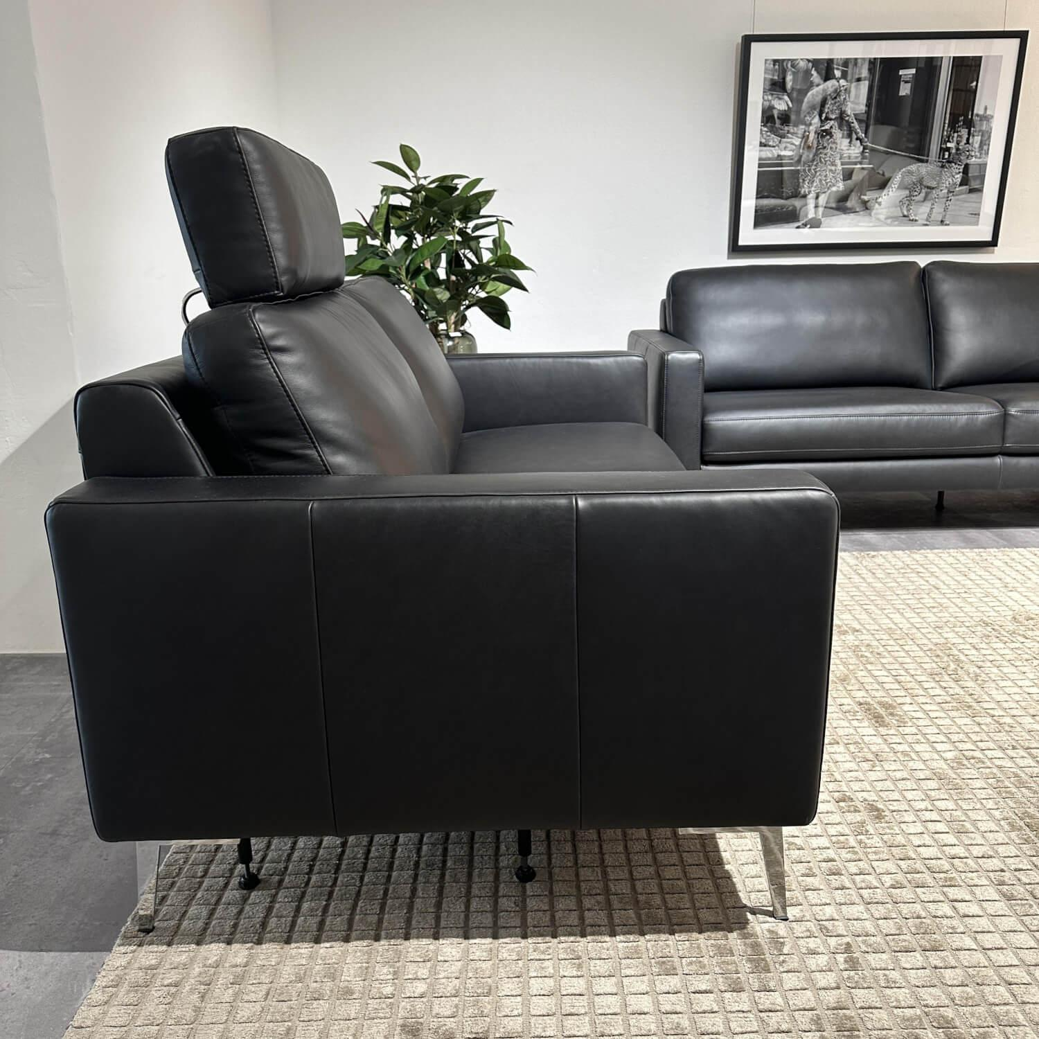 Contur - Sofa Enna Leder L40 Rancho Nero WR51 Schwarz Metallkufe Metallfuß Chrom Mit Kopfstütze - 10