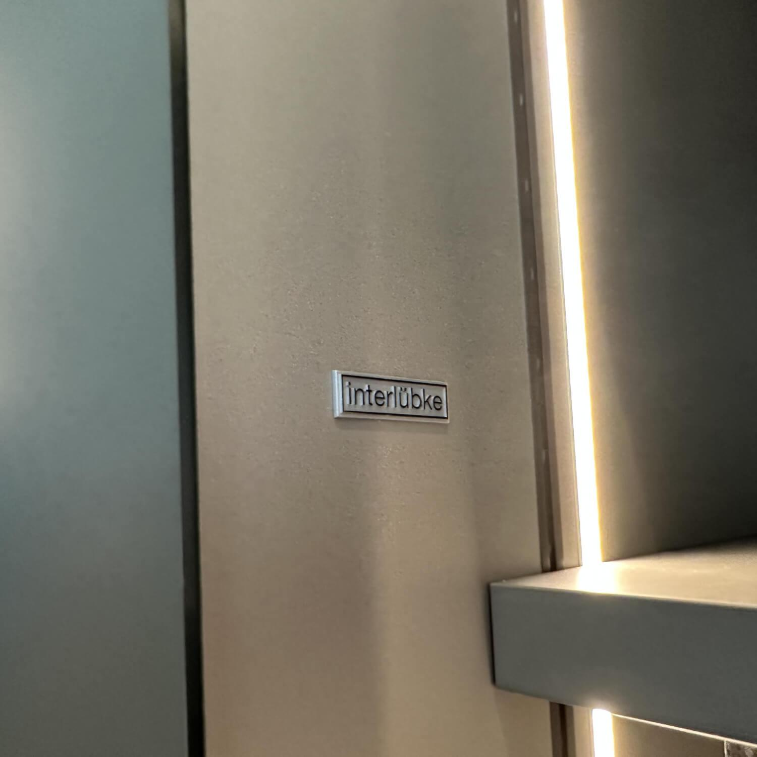 Interlübke - Kleiderschrank Intaro 5-türig Mattlack Grau Laguna M80 Inklusive Innenausstattung - 5