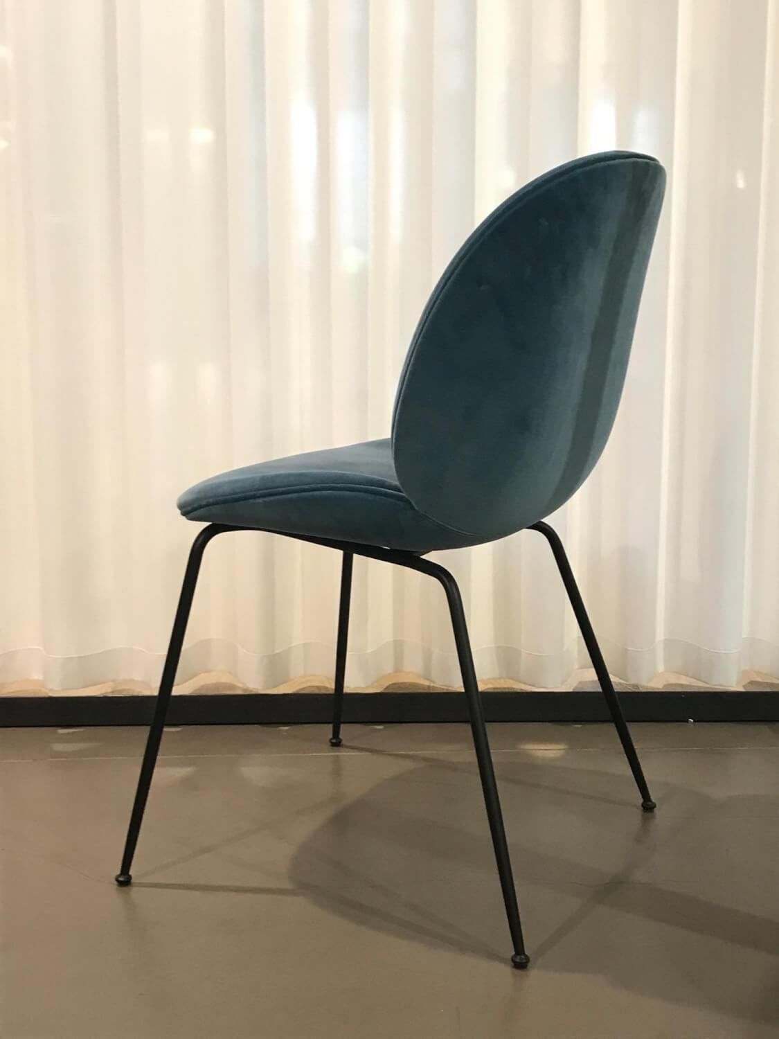 Stuhl Beetle Dining Chair Bezug Samtstoff Velluto Gestell Schwarz