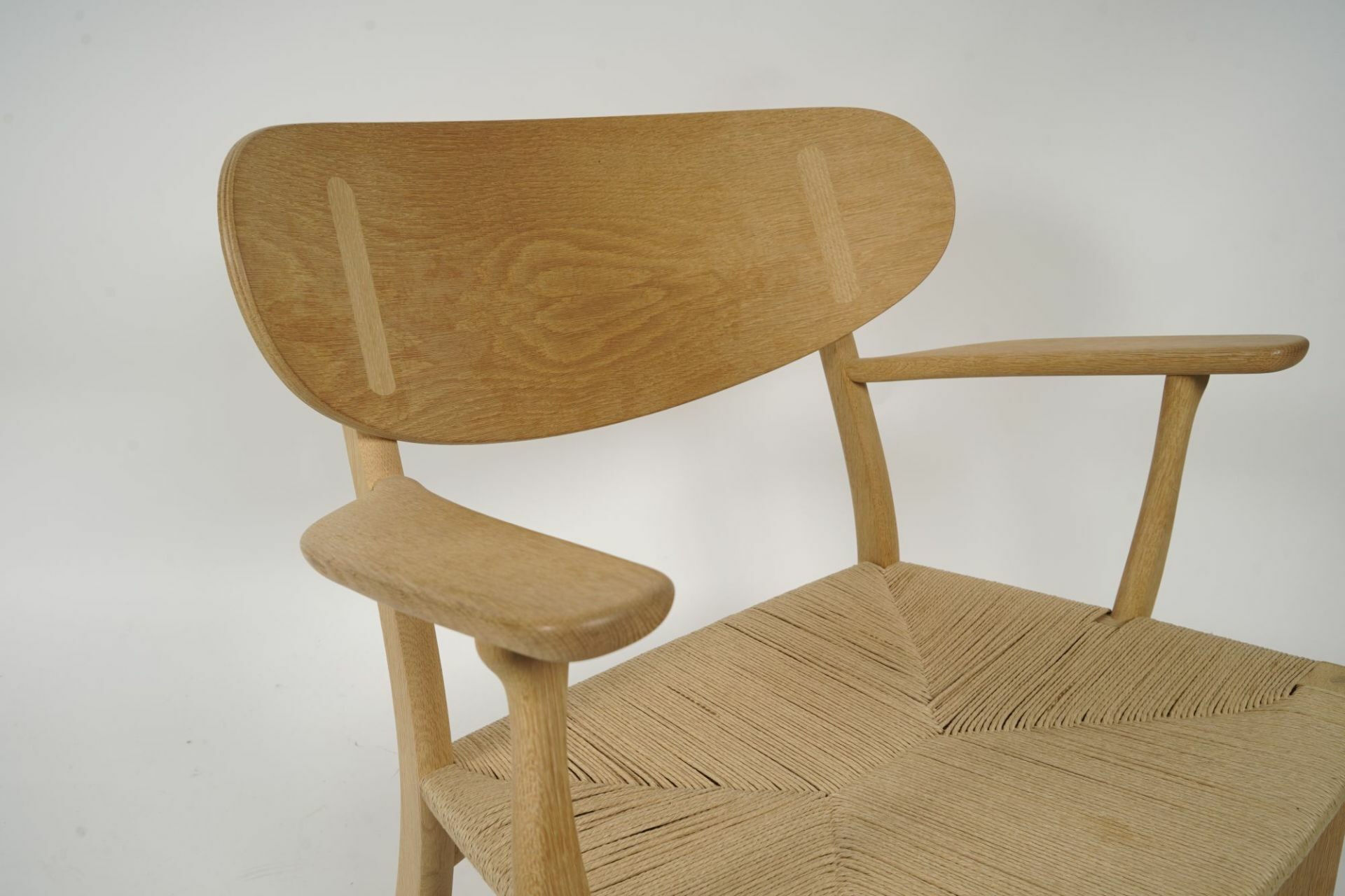 Carl Hansen & Søn - Lounge Chair CH22 Gestell Eiche Geseift Sitz Geflecht Papiergarn Natur - 4