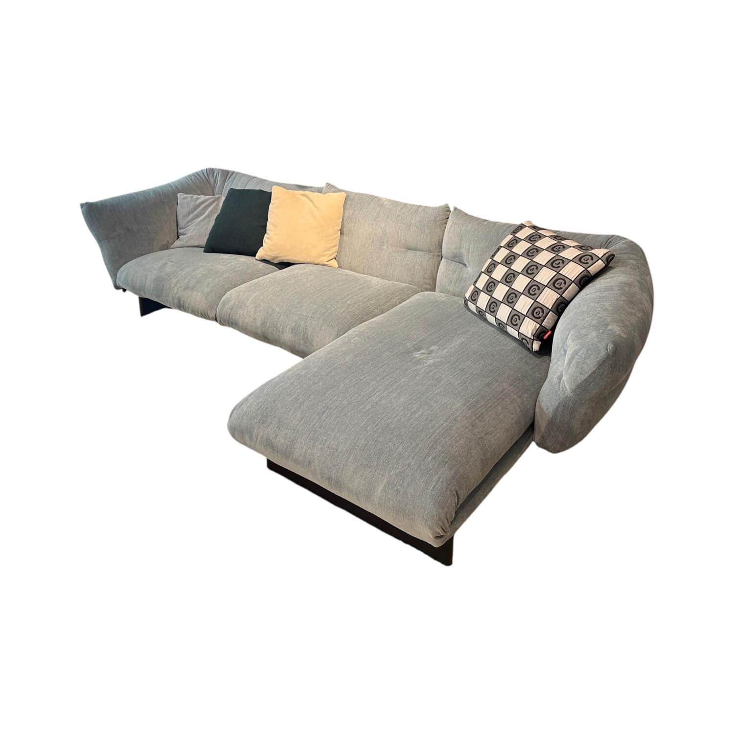 Cassina - Ecksofa Moncloud 865 Stoff Fox Cielo 316 Blau Füße Metall Schwarz Mit Kissen - 1