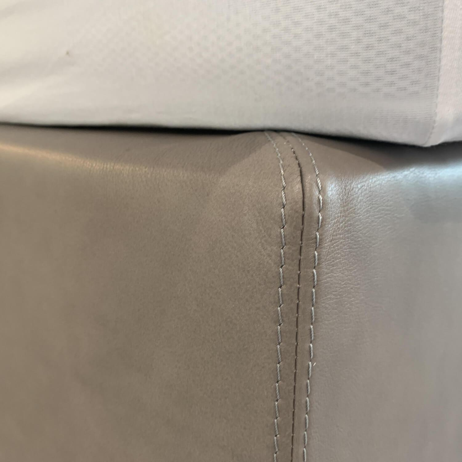 Möller Design - Boxspringbett Bohemian C Leder Acacia Grau mit Matratze Paisley P5 - 8