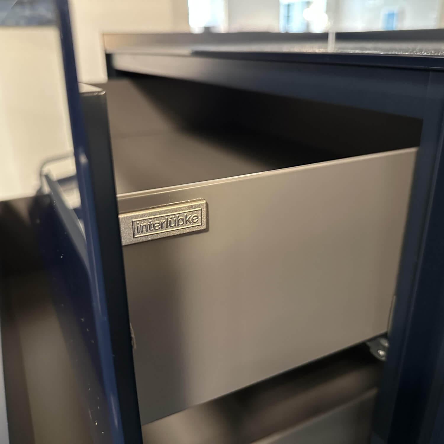 Interlübke - Sideboard Jorel Reflect O71 Indigospiegel Lack M83 Navy Blau Mit Abdeckplatte - 2
