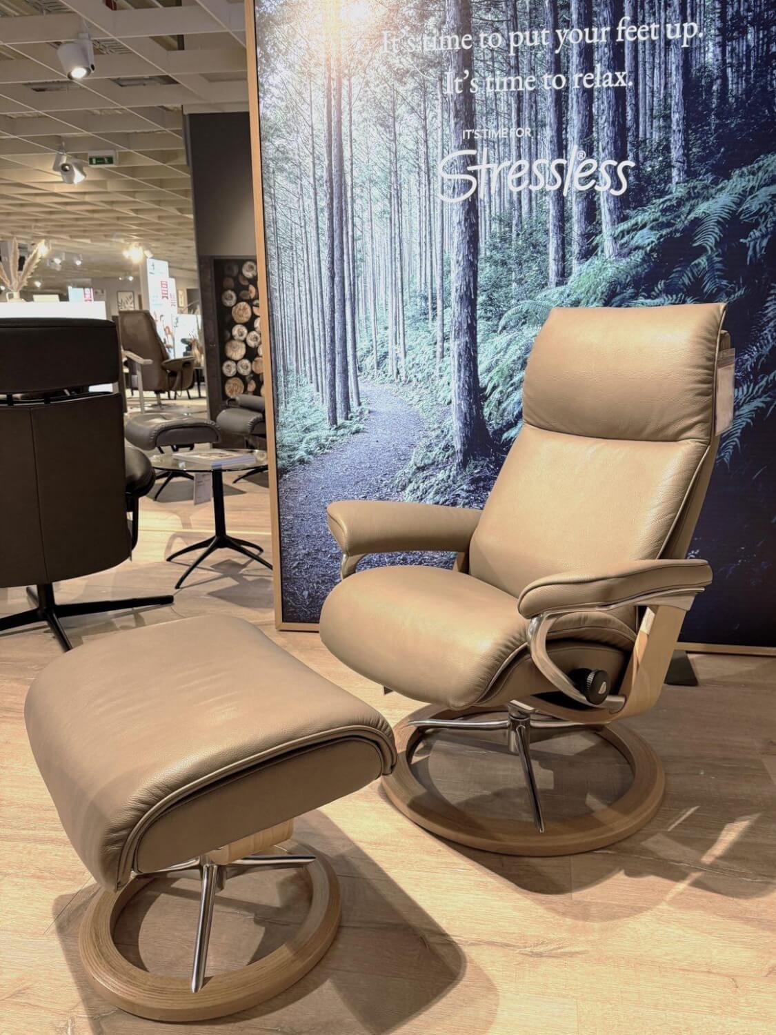 Stressless - Relaxsessel Aura S Leder Cori Mole Beige Gestell Signature Metall Chrom Holz Eiche Mit BalanceAdapt Inklusive Hocker - 3