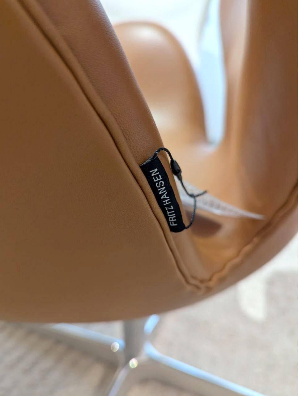 Fritz Hansen - Sessel 3320™ Leder Grace Walnuss Leder Gestell Aluminium Poliert - 5