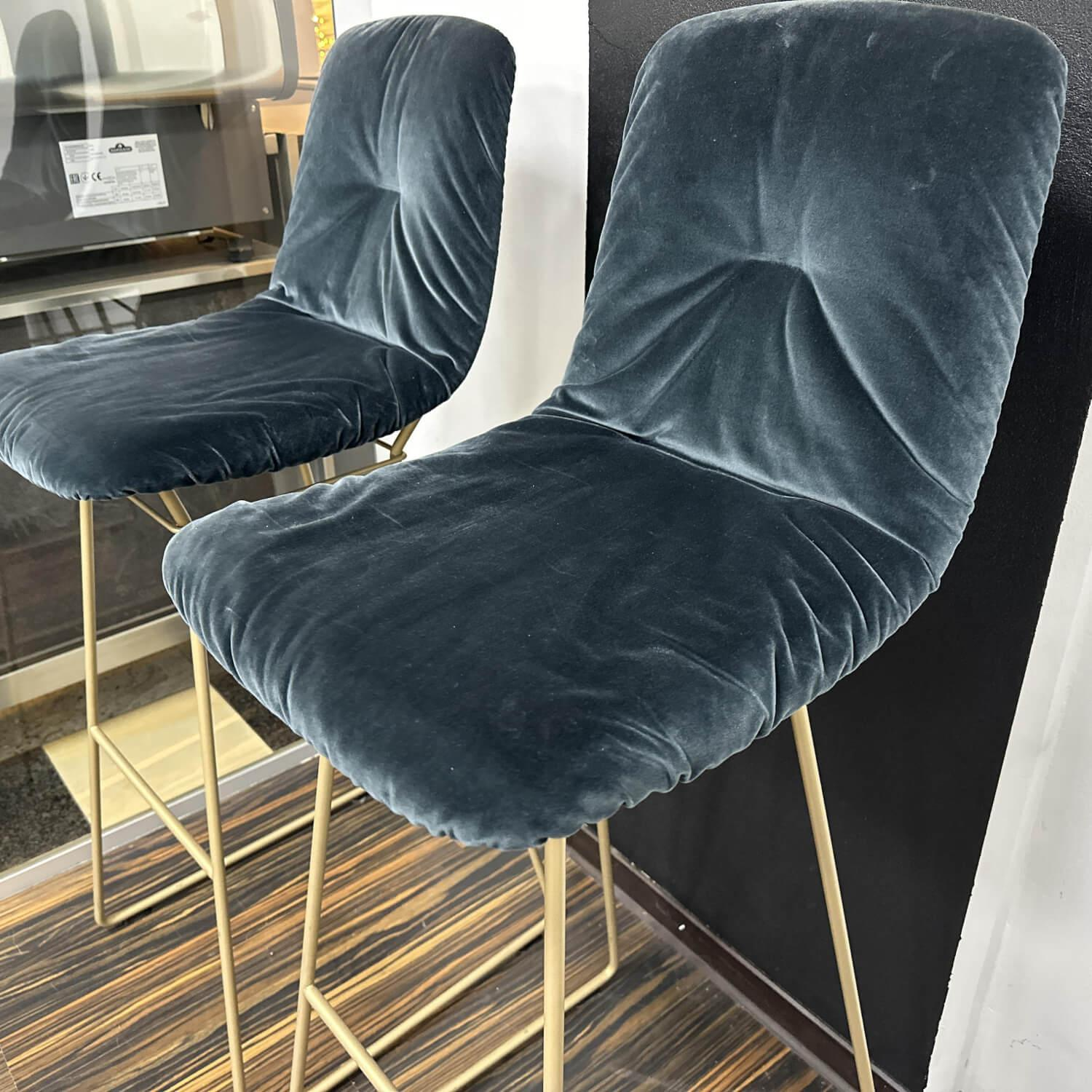 Freifrau - 2er Set Barhocker Leya Barstool High Stoff Adamo Und Eva Blau Gestell Stahl Messing - 3