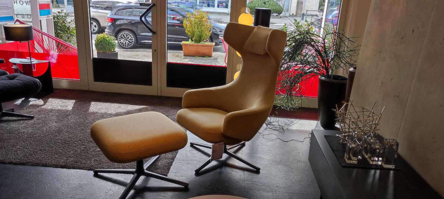 Vitra - Sessel Grand Repos Stoff Dumet 25 Ocker Melange Gelb Gestellm Basic Dark Inklusive Hocker - 2