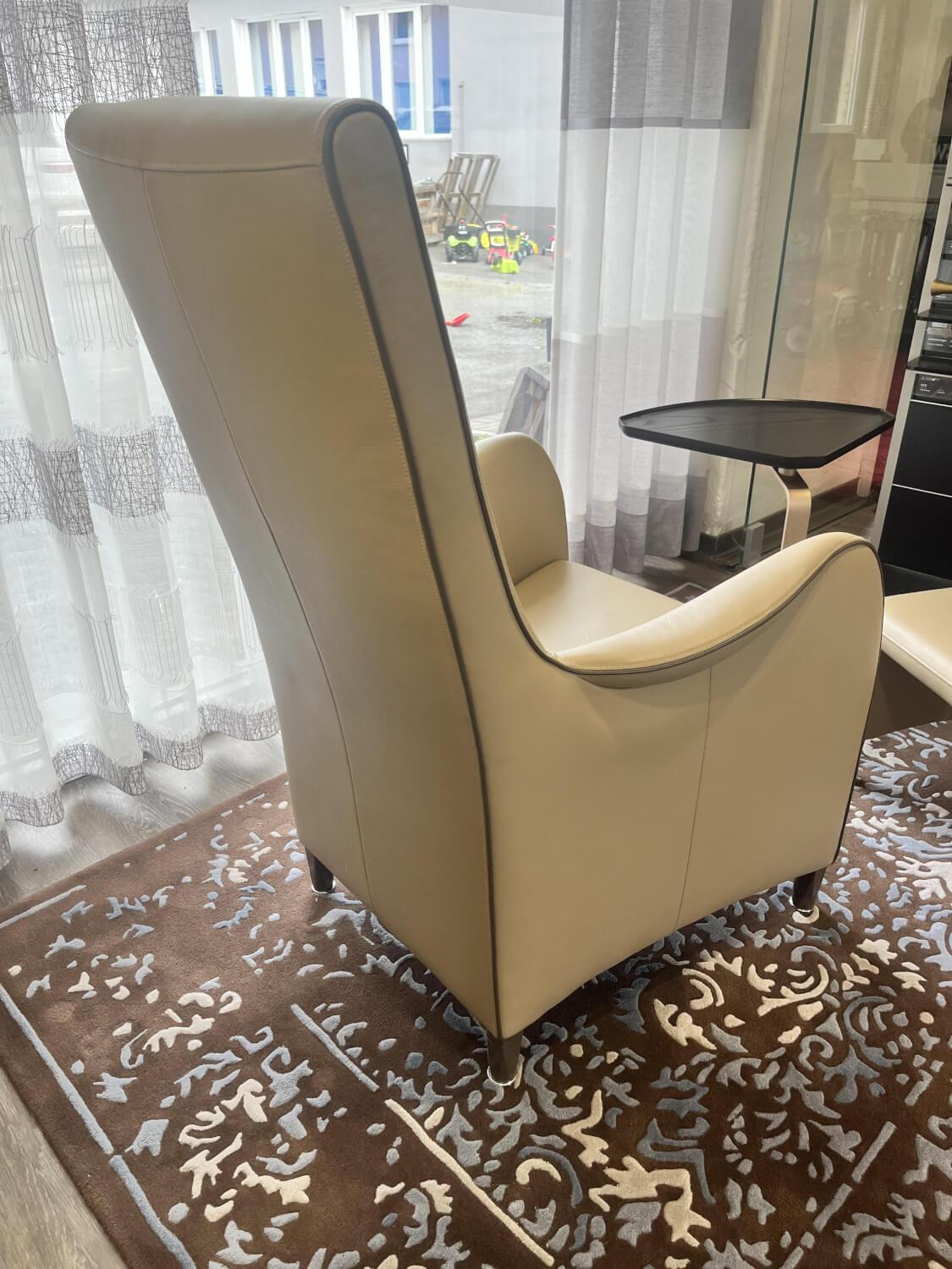 Bielefelder Werkstätten - Sessel Mondial Due Leder Normandie Leinen Beige Keder Torf Füße Holz Gebeizt Inkl. Hocker - 3