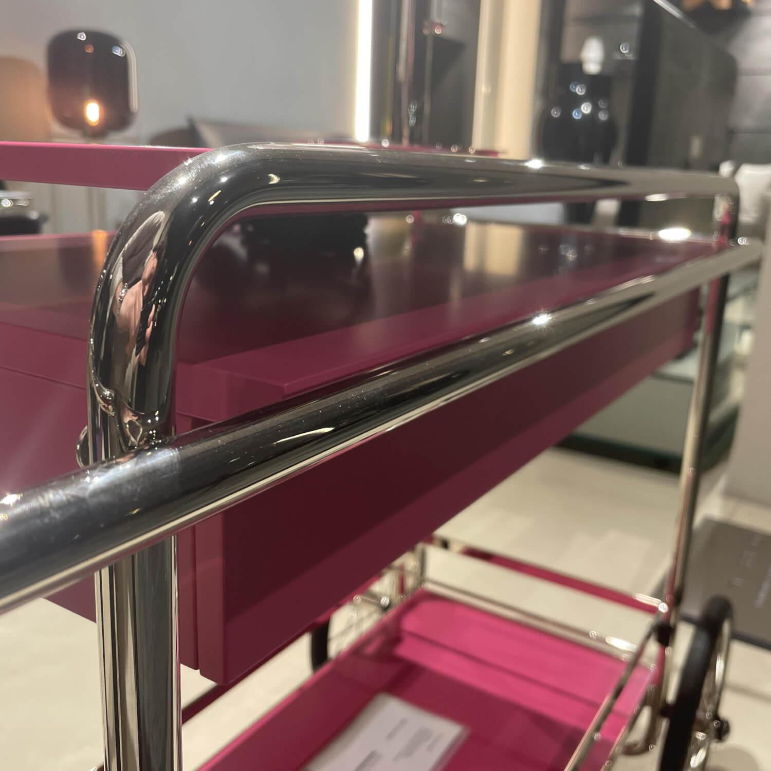 Tecta - Konsolenwagen Gestell Stahlrohr Vernickelt mit Schub und Flaschenhalter Sonderfarbe RAL 4010 Telemagenta - 4