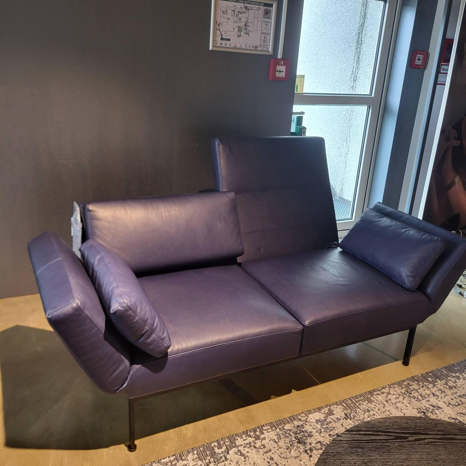 Brühl - Sofa Roro Moule Medium Leder 5668 Taron 99 Schwarz Füße Kufe Verchromt Glänzend Mit Rollen Hinten - 4