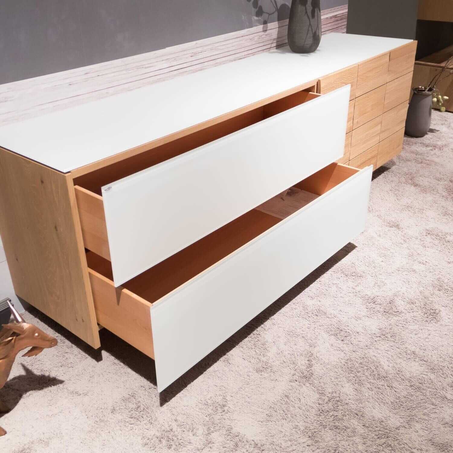 voglauer-sideboard-v-montana-wildeiche-ge-C3-B6lt-frontglas-o-optiwhite-abdeckplatte-po-glas-optiwhite-4f227bef546d Voglauer - Sideboard V-Montana Wildeiche Geölt Frontglas O-Optiwhite Abdeckplatte PO-Glas Optiwhite - 2
