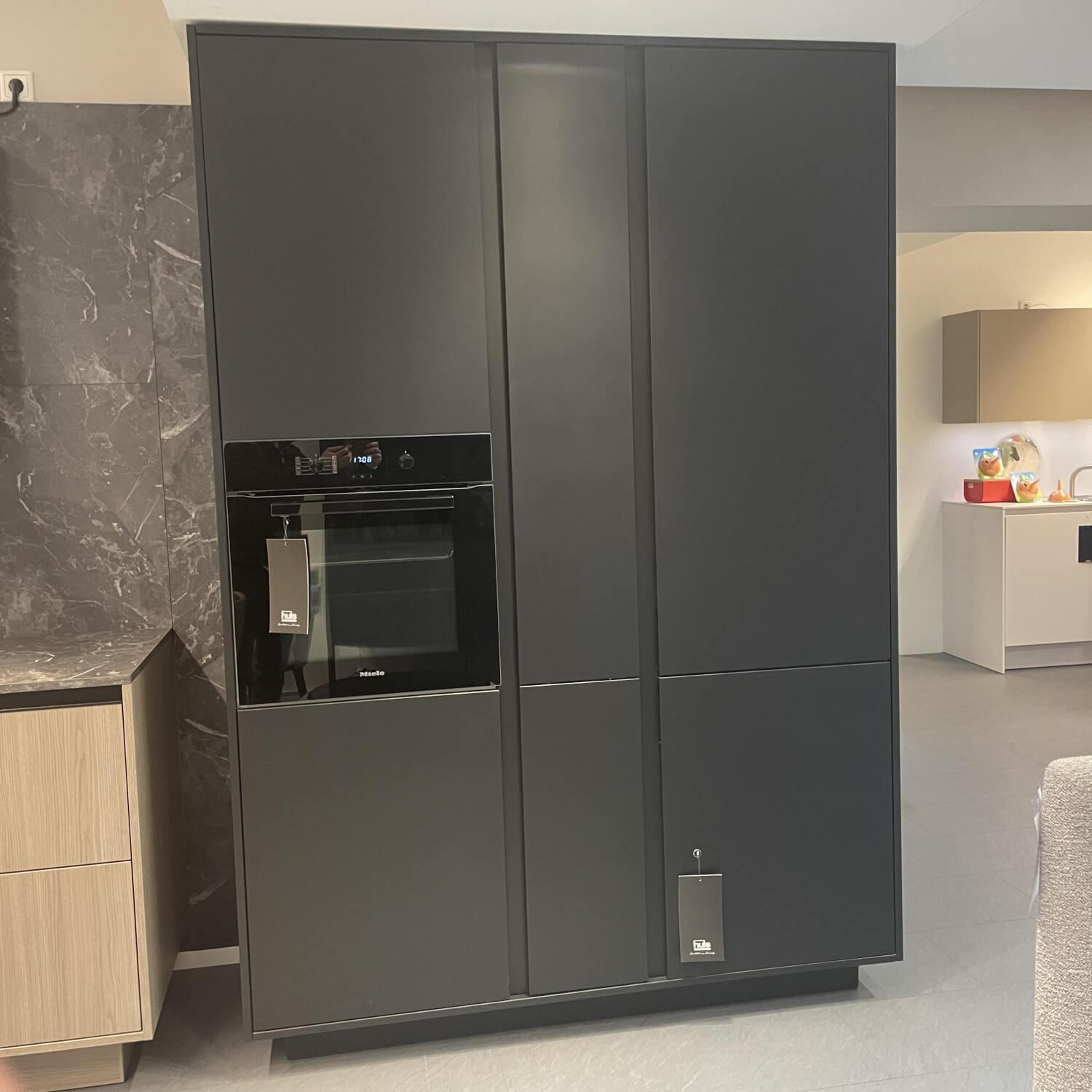 Siematic - Küche SLC Front Kunststoff Eiche Java Braun Absetzung Stuckturlack Schwarz Inklusive Elektrogeräte - 3