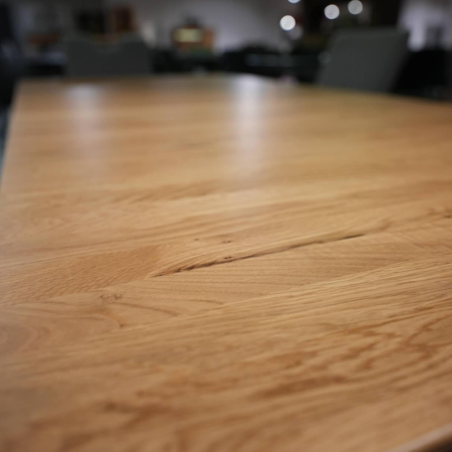 Niehoff - Essgruppe LaVie Comfort 113347000 Kulissentisch Oberteil Wildeiche Massiv Facette Wildeiche Furniert Armlehnstuhl mit Griff Gestell Eiche Massiv Bezug Stoff Taupe - 6