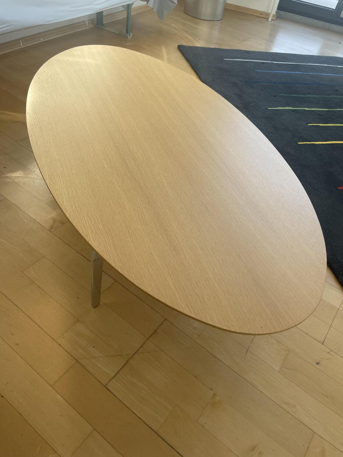 Kettnaker - Couchtisch Solo Ellipse Platte Eiche Matt Unterplatte Lichtgrau Grau Weiß Füße Chrom - 5