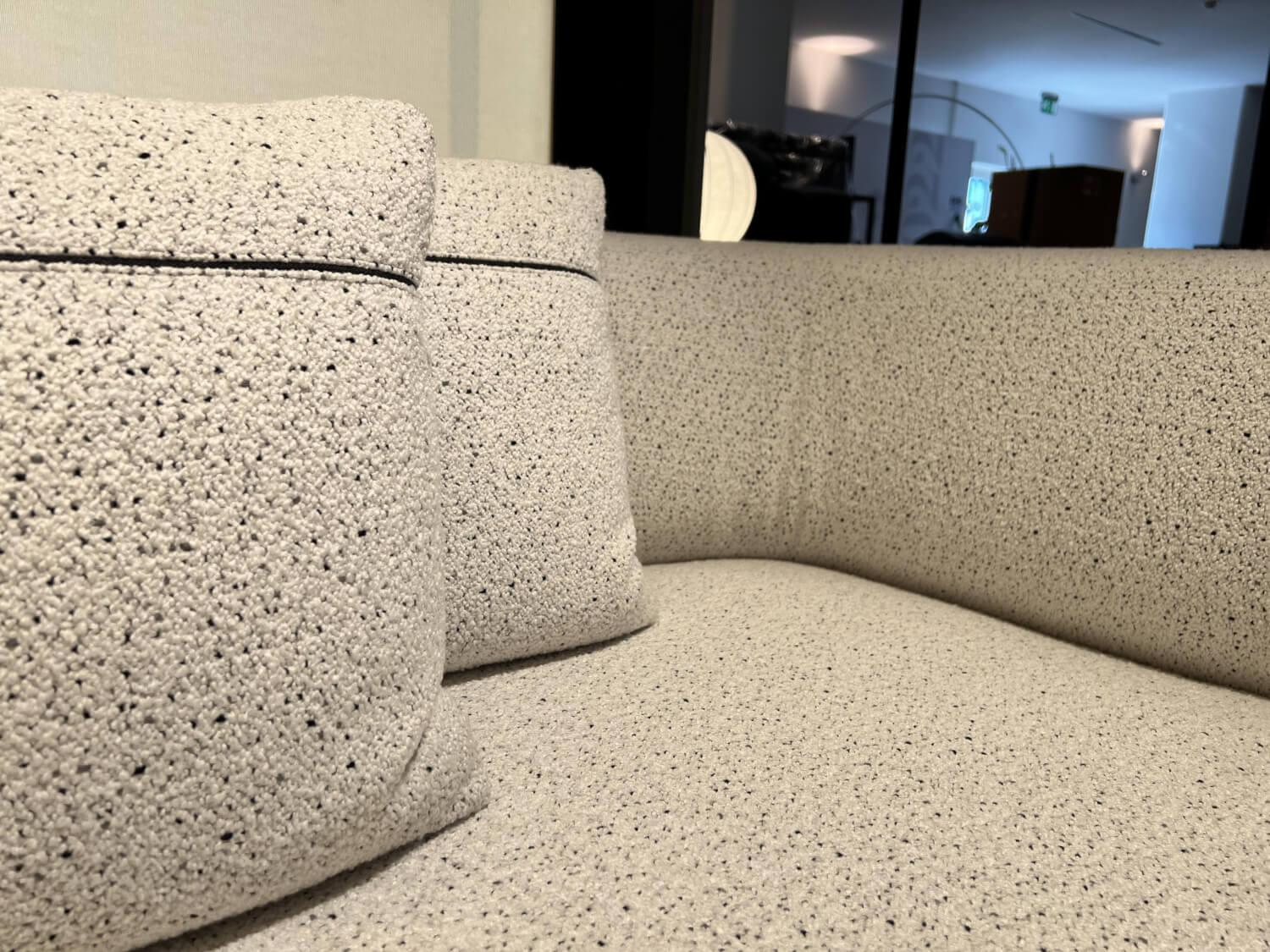 B&B Italia - Wohnlandschaft Naviglio Stoff Cat. Super Sambuco 100 Weiß Schwarz mit 4 Kissen - 7