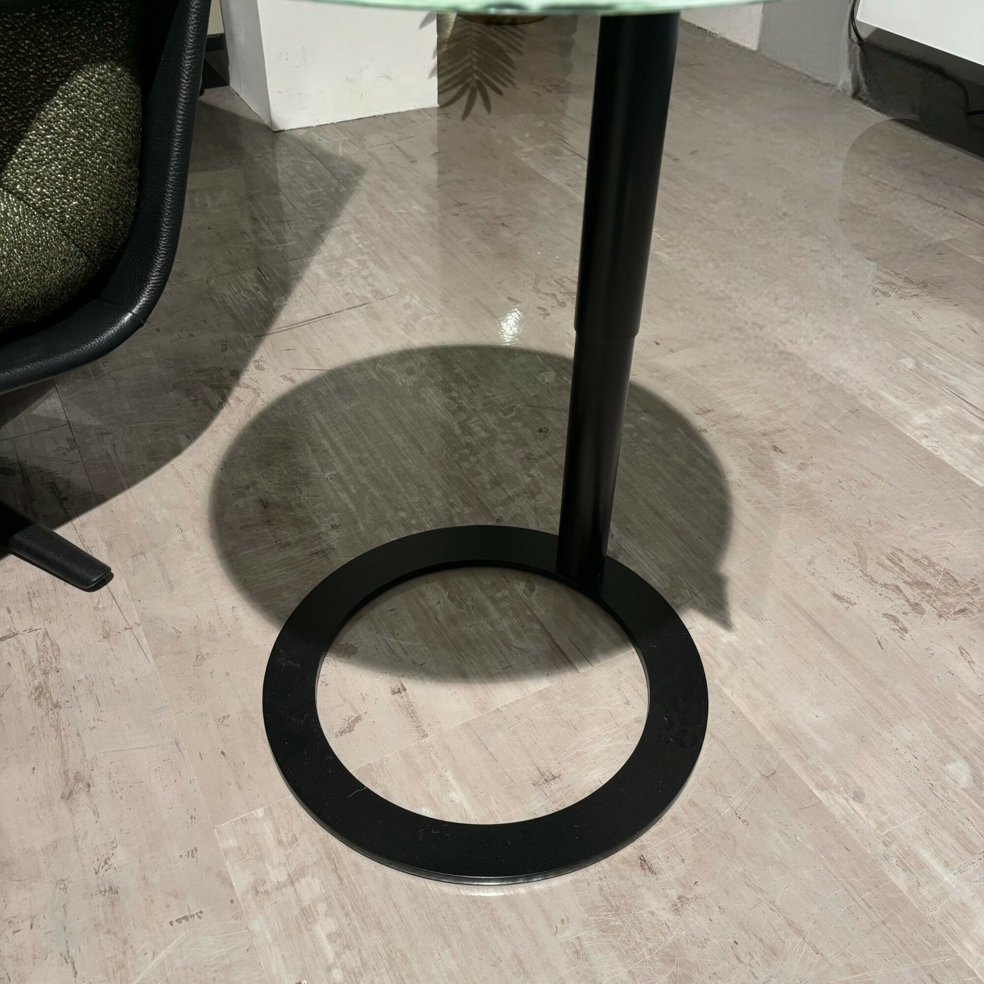 Ronald Schmitt Design - Beistelltisch Rondo Platte Glas Optiwhite Digitaldruck Grün Gestell Metall Tiefschwarz Stufenlos Höhenverstellbar - 3