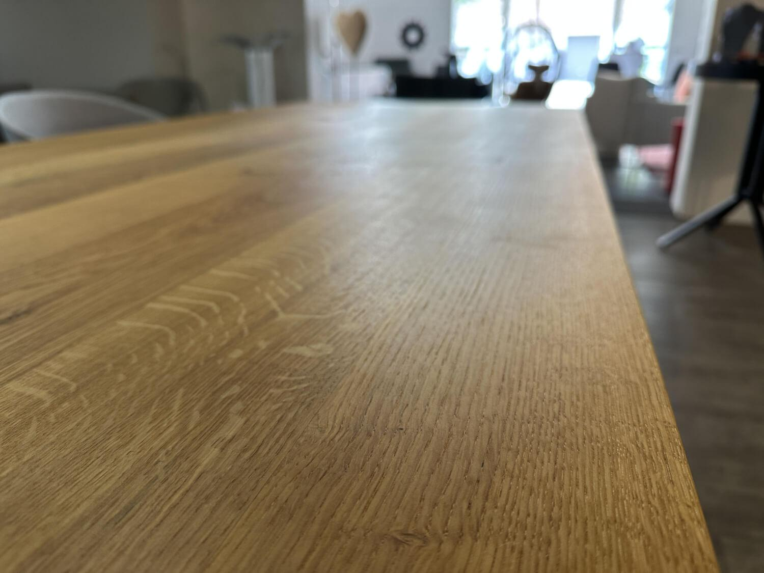 Kattwinkel - Esstisch Volt Platte Eiche Massiv Natur Geölt Vierfußgestell Flachstahl Schwarz Pulverbeschichtet - 3