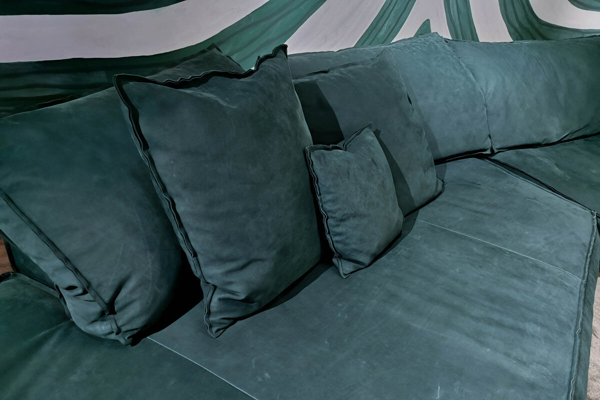 Baxter - Sofa Budapest Soft Leder Kashmir Jade Petrol Gestell Satiniertes Rohmetall mit 4 Kissen - 3