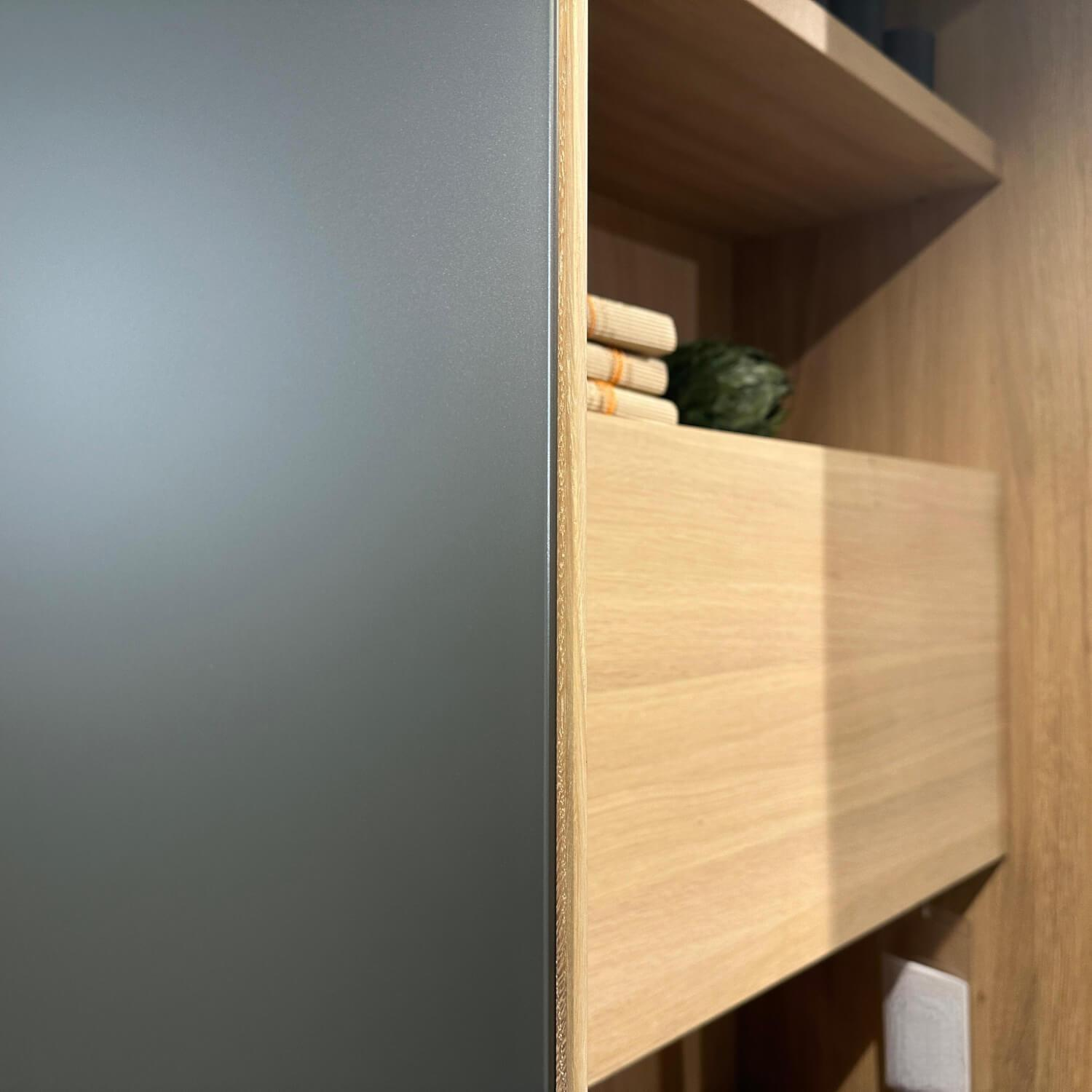 Team 7 - Kleiderschrank Valore Eiche Weißöl Glas Matt Stahl Grau Mit Schminktisch - 2