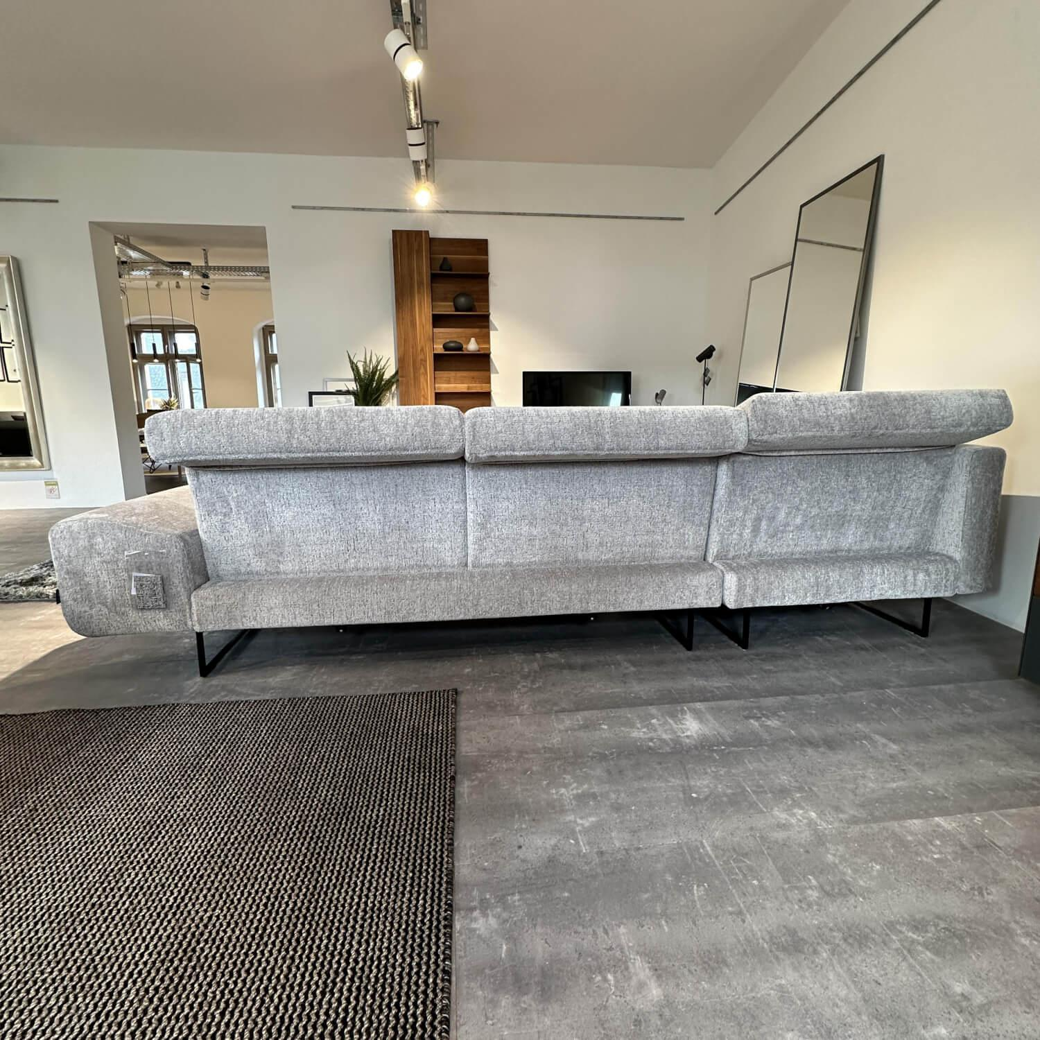 Brühl - Ecksofa Embrace Bezug Stoff 4401 92 Grau Abziehbar Metallfuß Schwarz Inklusive 4 Kissen - 4