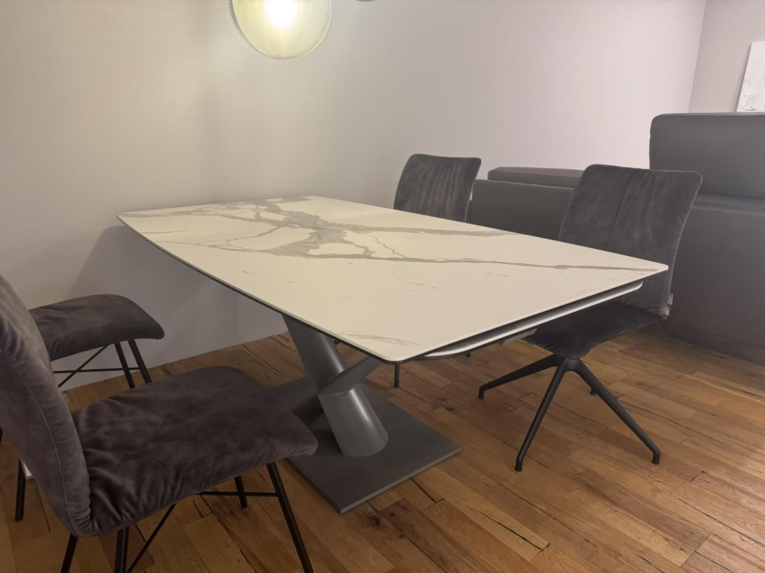 Contur - Esstisch Savona Tischplatte Keramik Marble Statuario Matt Weiß Grau Gestell Metall Quarzo 7039 Grau Pulverbeschichtet Ausziehbar - 6