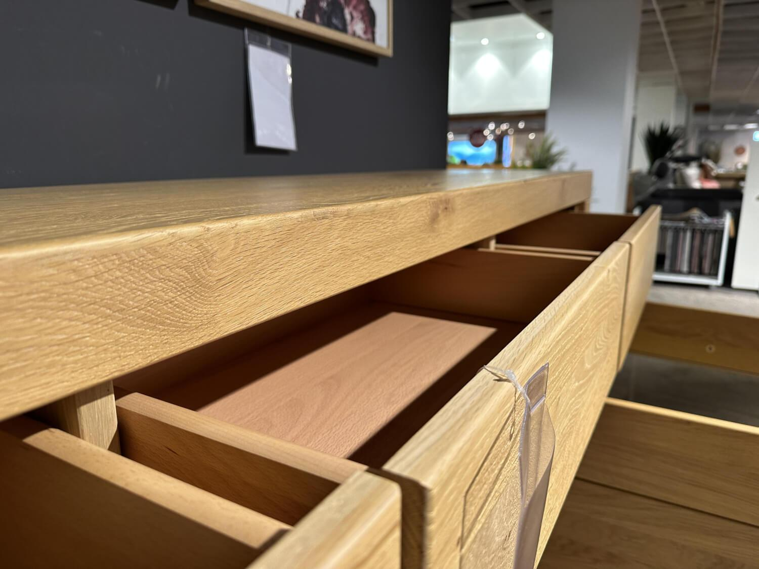 Wöstmann - Highboard Linos 3940 Europäische Wildeiche Massiv Soft Gebürstet Inklusive Beleuchtung Mit Trafo - 5