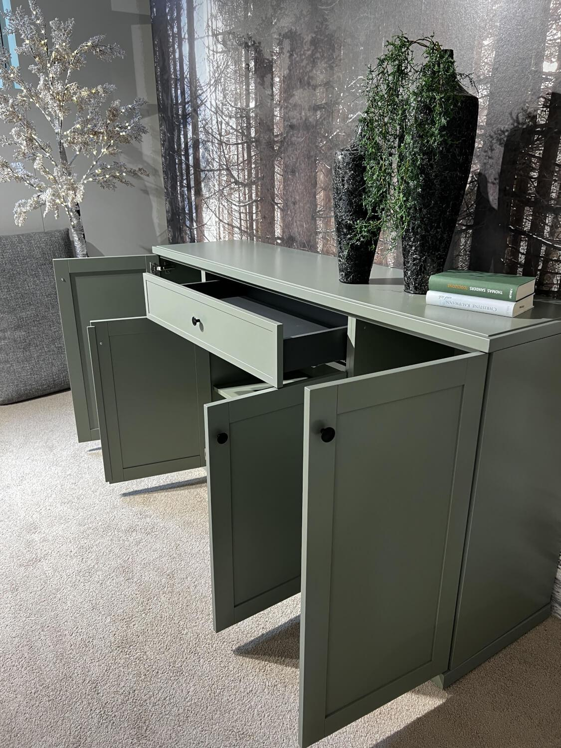 IRO - Sideboard Caseda Lack Schilfgrün Griffe Schwarz Matt - 6