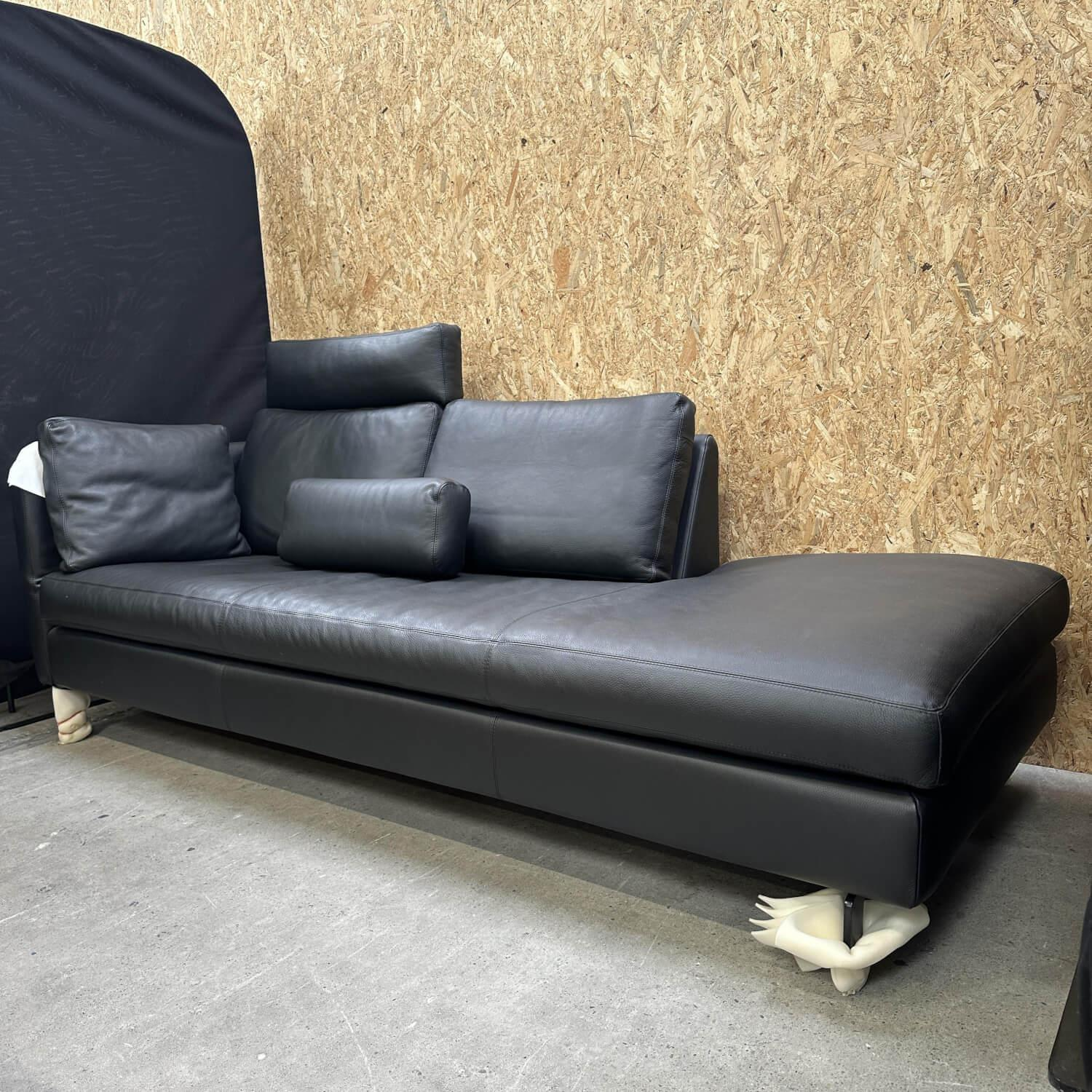 COR - Sofa Conseta Leder 175 Schwarz Schmalfüße Lack M20 Schwarz Mit Klapparmlehne Und Überstand Inklusive Kopfstütze Und Kissen - 4