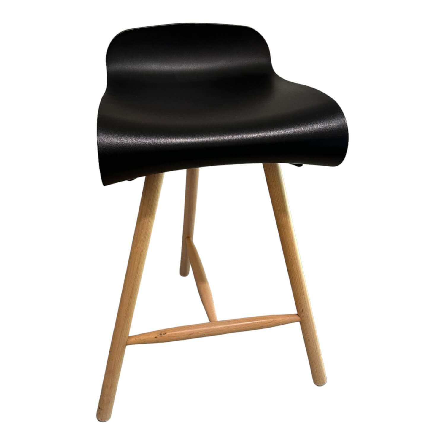 Kristalia - Barhocker BNC Sitzschale Polyurethan Schwarz Beine Buchenholz Natur Lackiert - 1