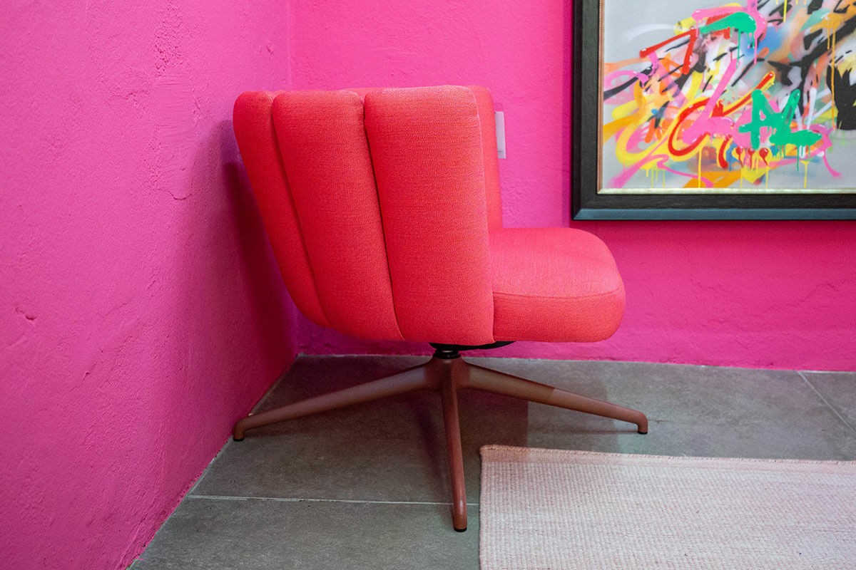 KFF - Sessel Gaia Lounge Stoff Rohi Arco Magenta Pink Gestell Metall Lackiert Bordeaux - 2