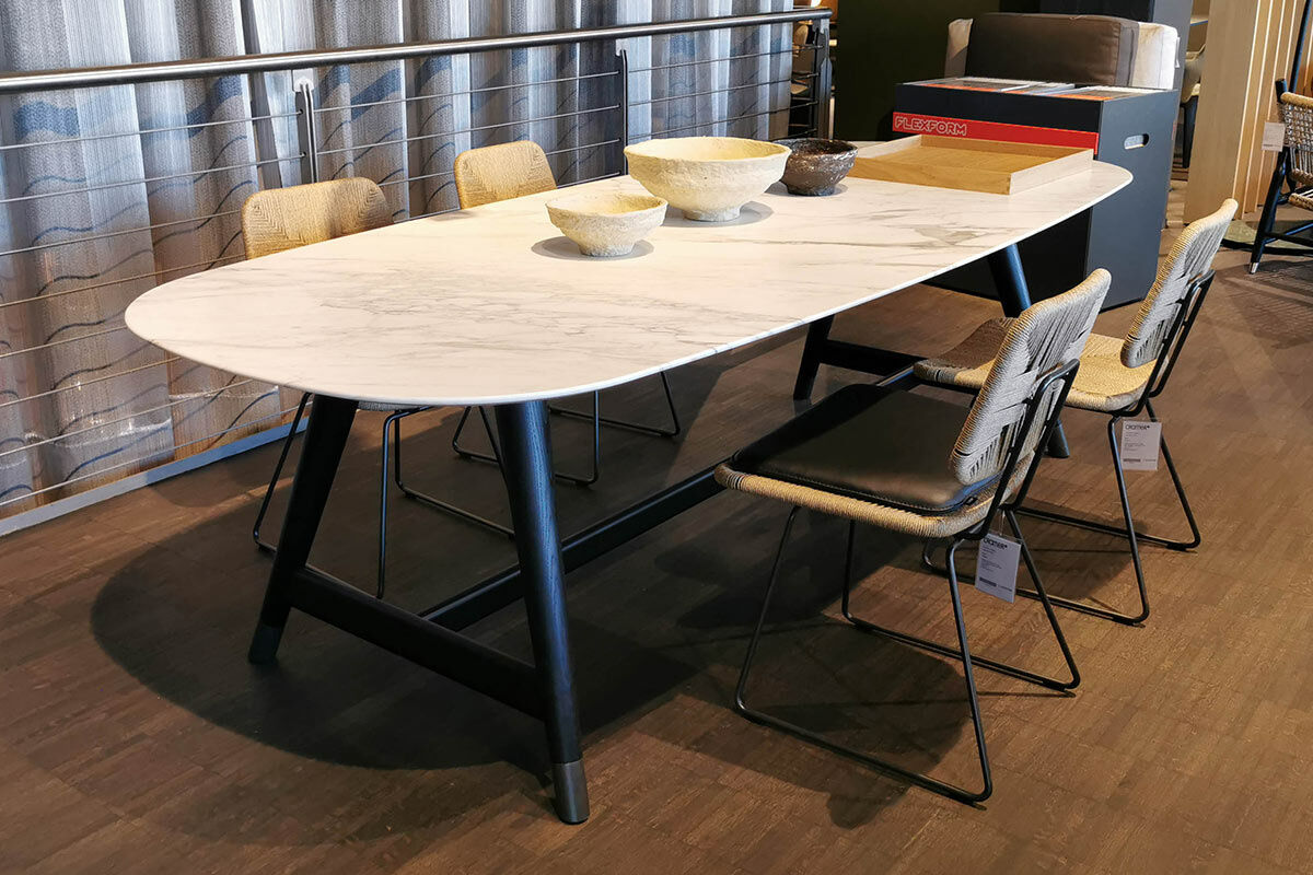 Flexform - Esstisch Desco Tischplatte Marmor Calacatta Oro Matt Gestell Esche Ebenholzfarben Gebeizt - 3