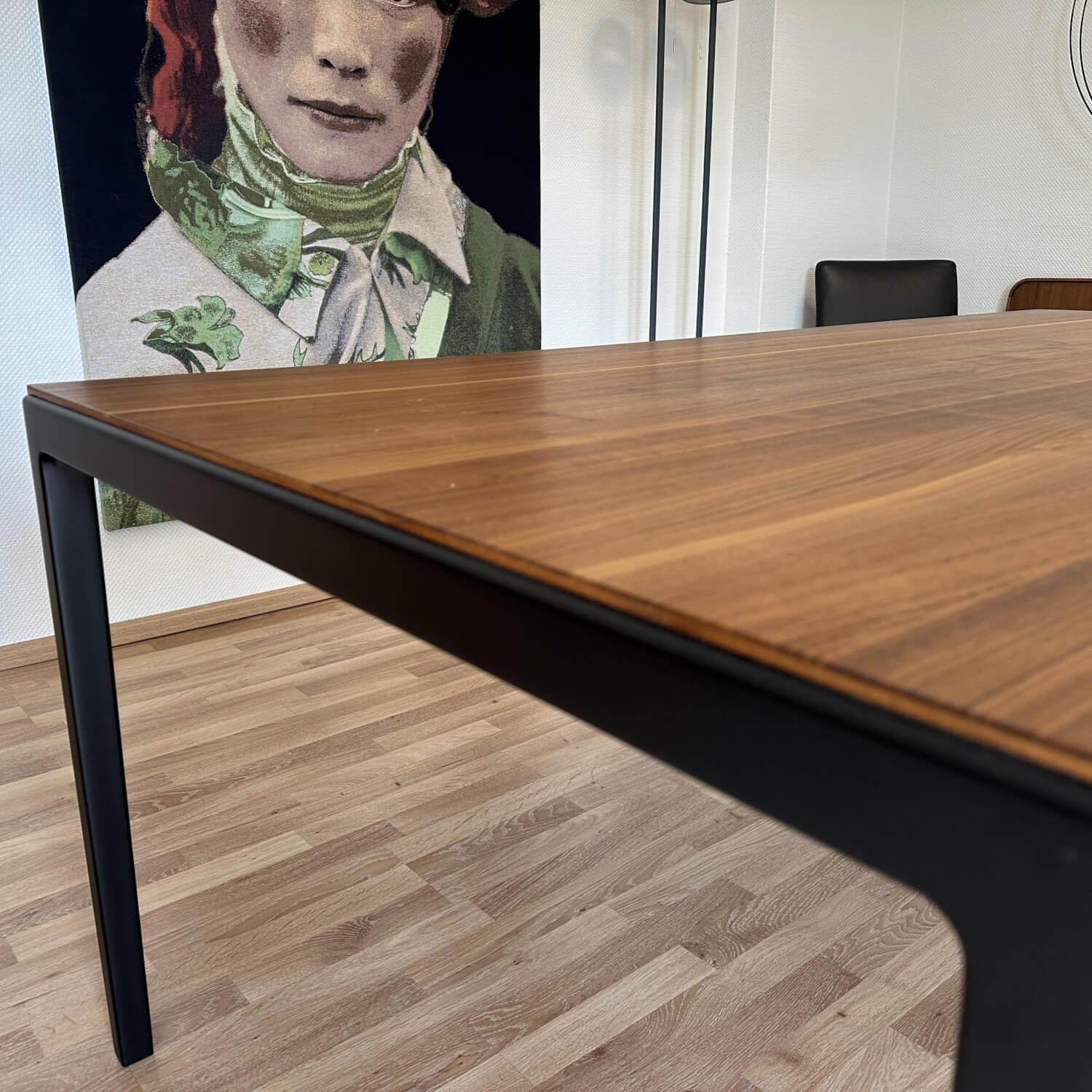 Team 7 - Esstisch Tak Nussbaum Naturöl Gestell Metall Schwarz Matt Mit Auszug - 5