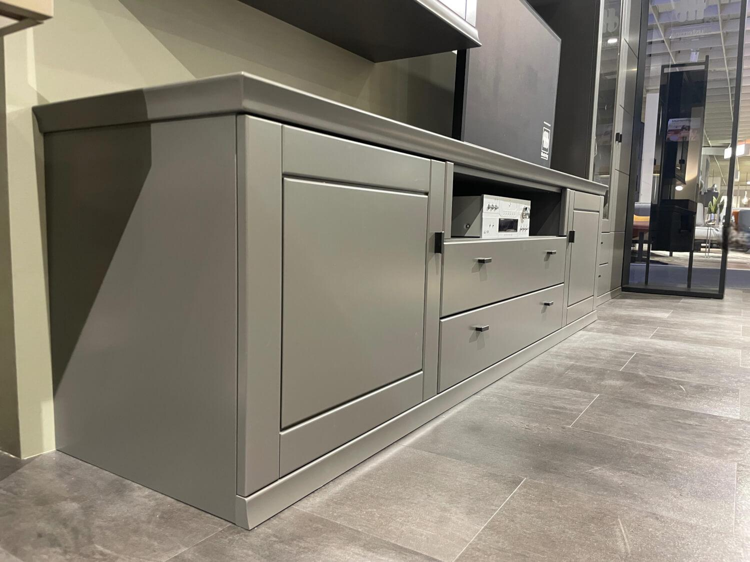 Musterring - Anbauwand Korsika 55067 Lack Schiefergrau Grau Griff W7 Schwarz Matt Inklusive Beleuchtung - 16