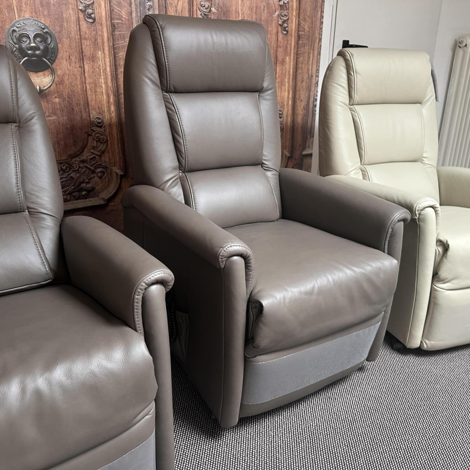 himolla - Ruhesessel 9773 Cumulus Quartett Leder Cubano A Braun Füße Schwarz Mit Aufstehhilfe - 2