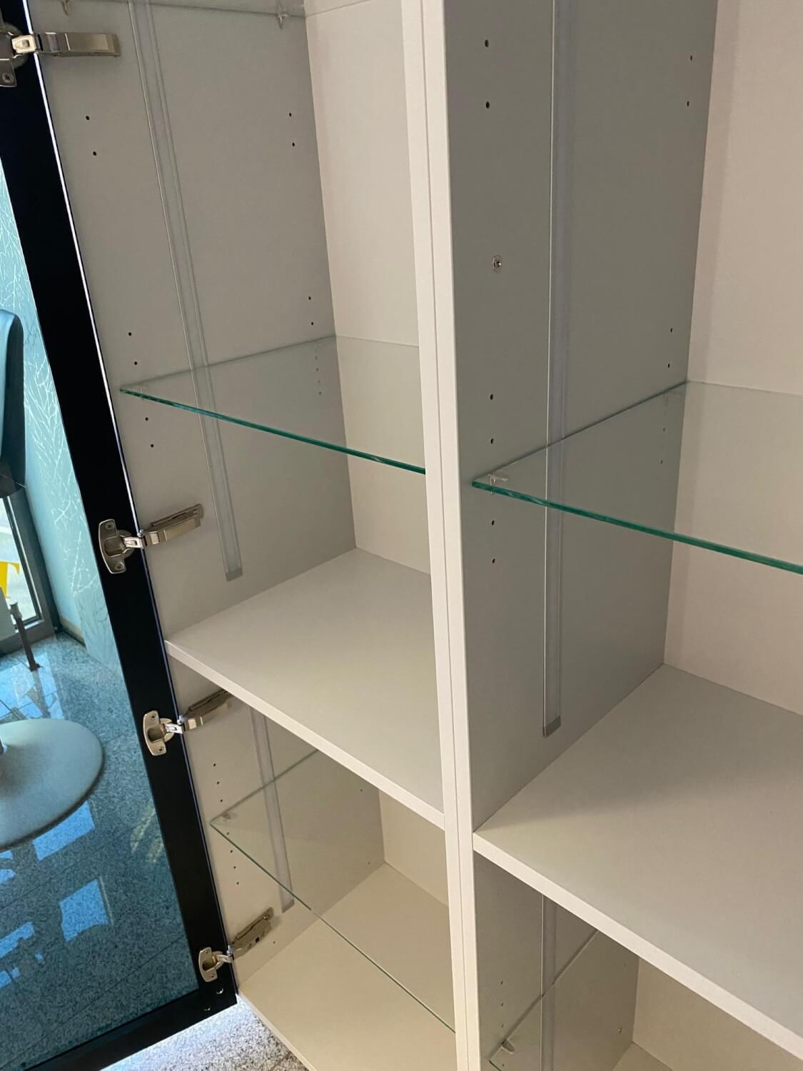 Häcker - Vitrine Modell AV 2135 Schwarz Metalllack Innen Lichtgrau - 8