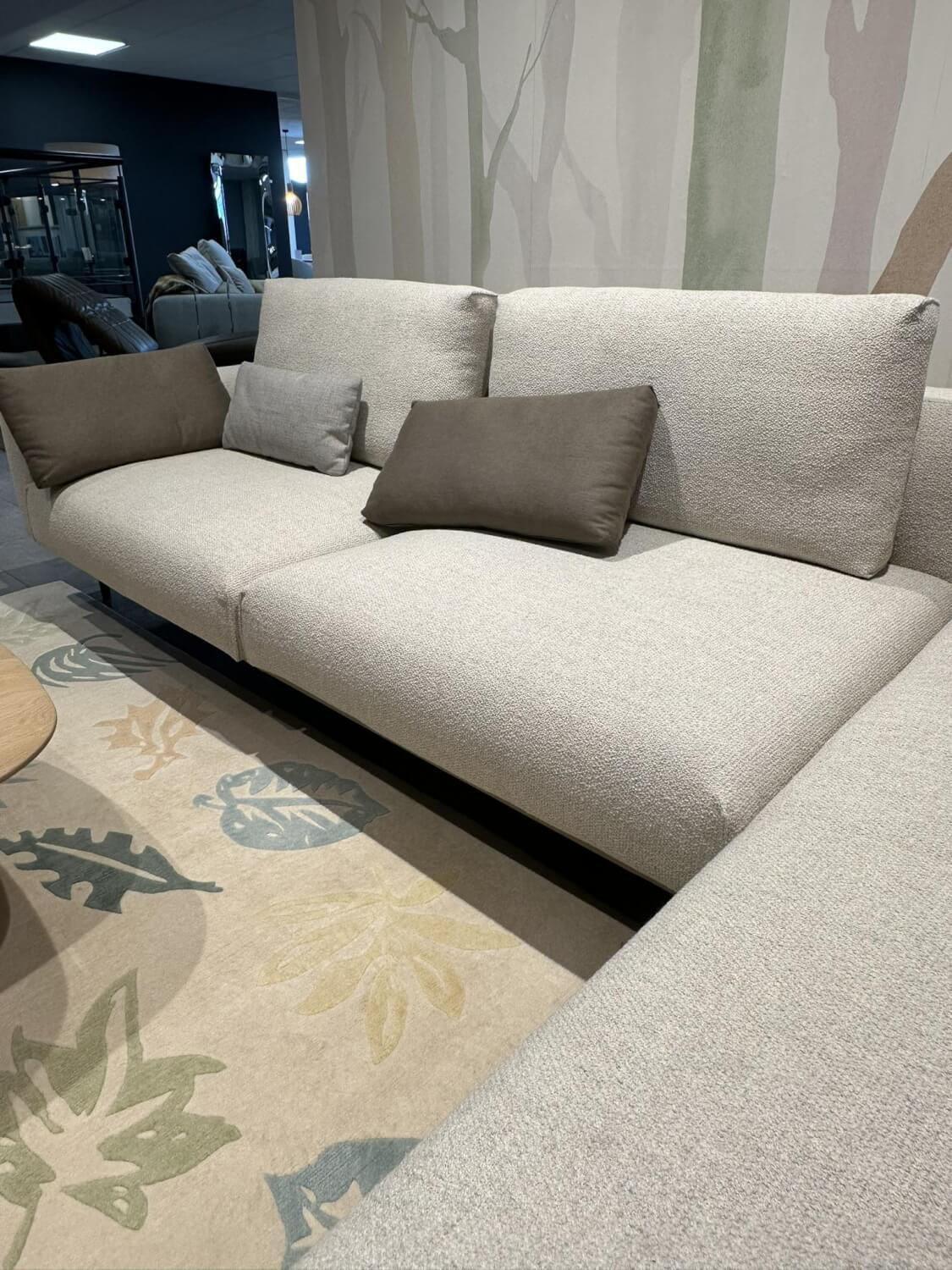Rolf Benz - Ecksofa Volo Stoff 24.159 Kieselgrau Grau Rahmen Leder 36.604 Grau Beige Füße Metall Alu Glatt Pulverbeschichtet Matt 7022 Umbragrau Mit 7 Kissen - 2