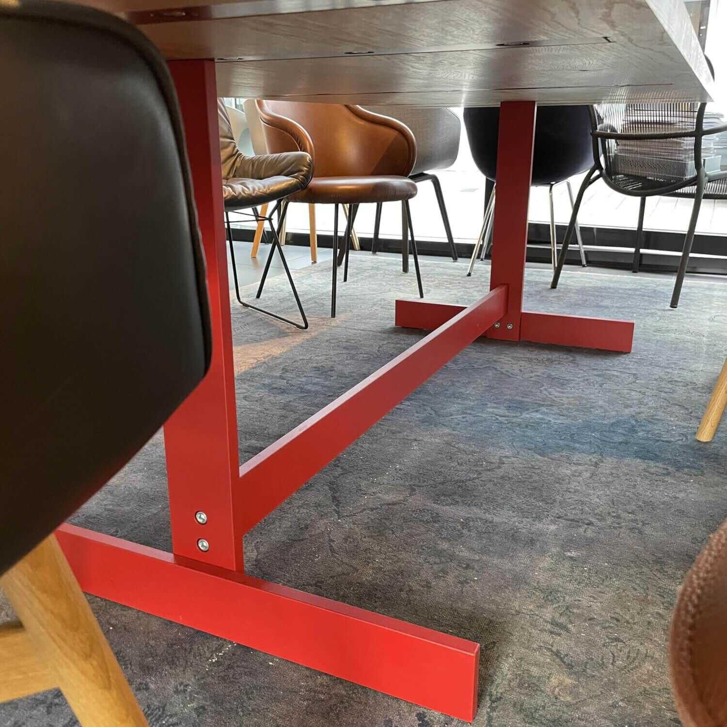 e15-tisch-ta23-kazimir-in-eiche-ge-C3-B6lt-gestell-stahl-pulverbeschichtet-in-flame-rot-044190399ef0 e15 - Tisch TA23 Kazimir in Eiche geölt Gestell Stahl pulverbeschichtet in Flame Rot - 5