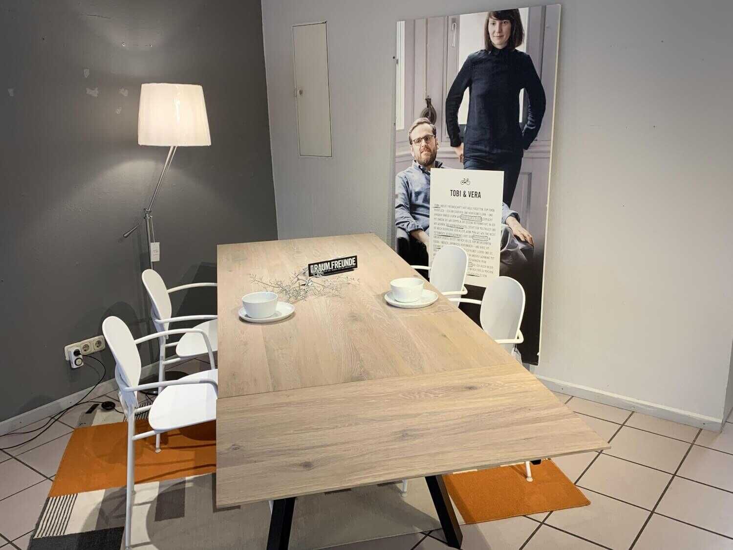 raumfreunde-tisch-erik-eiche-massiv-geb-C3-BCrstet-wei-C3-9F-ge-C3-B6lt-18a9f4bdca90 Raum.Freunde - Tisch Erik Eiche Massiv Gebürstet Weiß Geölt - 3