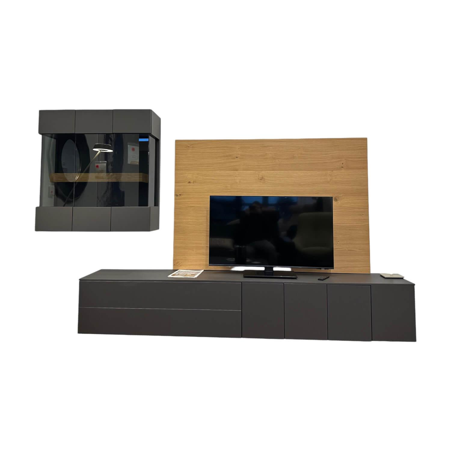 Loddenkemper - Wohnwand Minos 9767 Lack Schiefergrau Matt Absetzung Balkeneiche Mit Kabeldurchlass - 1