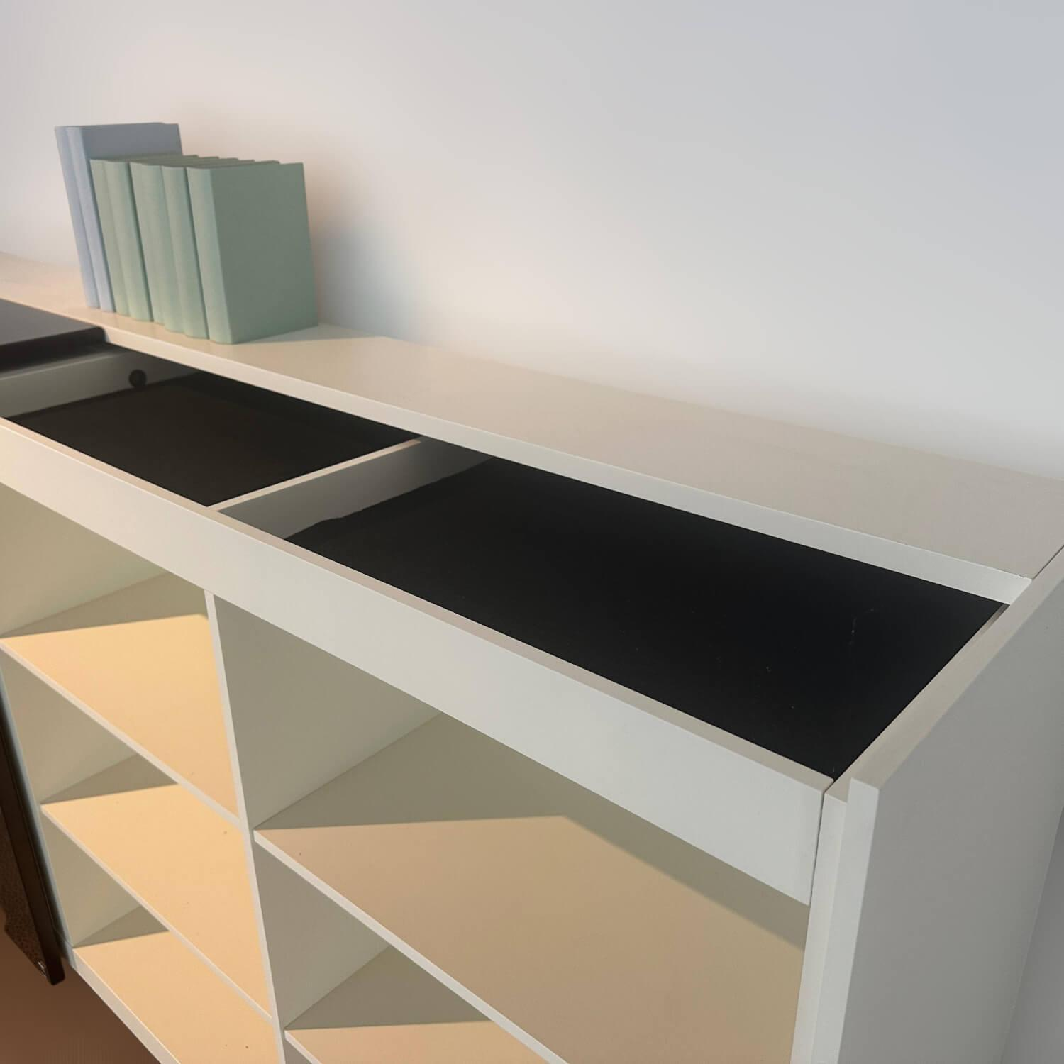 WK Wohnen - Sideboard WK Lack Weiß Schiebetüre Schwarz Hochglanz - 2