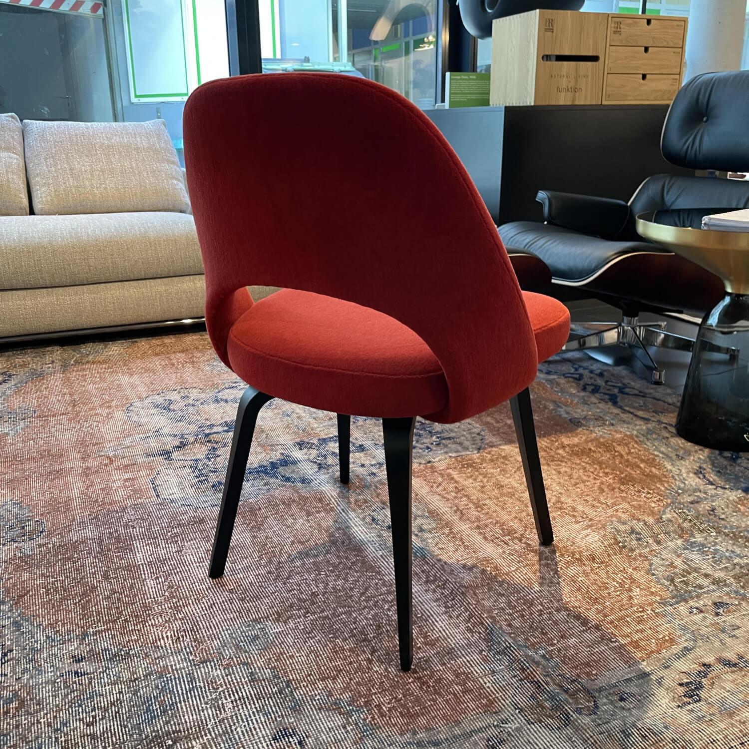 Knoll International - Saarinen Conference Chair Stoff B Velvet Tomato Rot ohne Armlehnen - 2