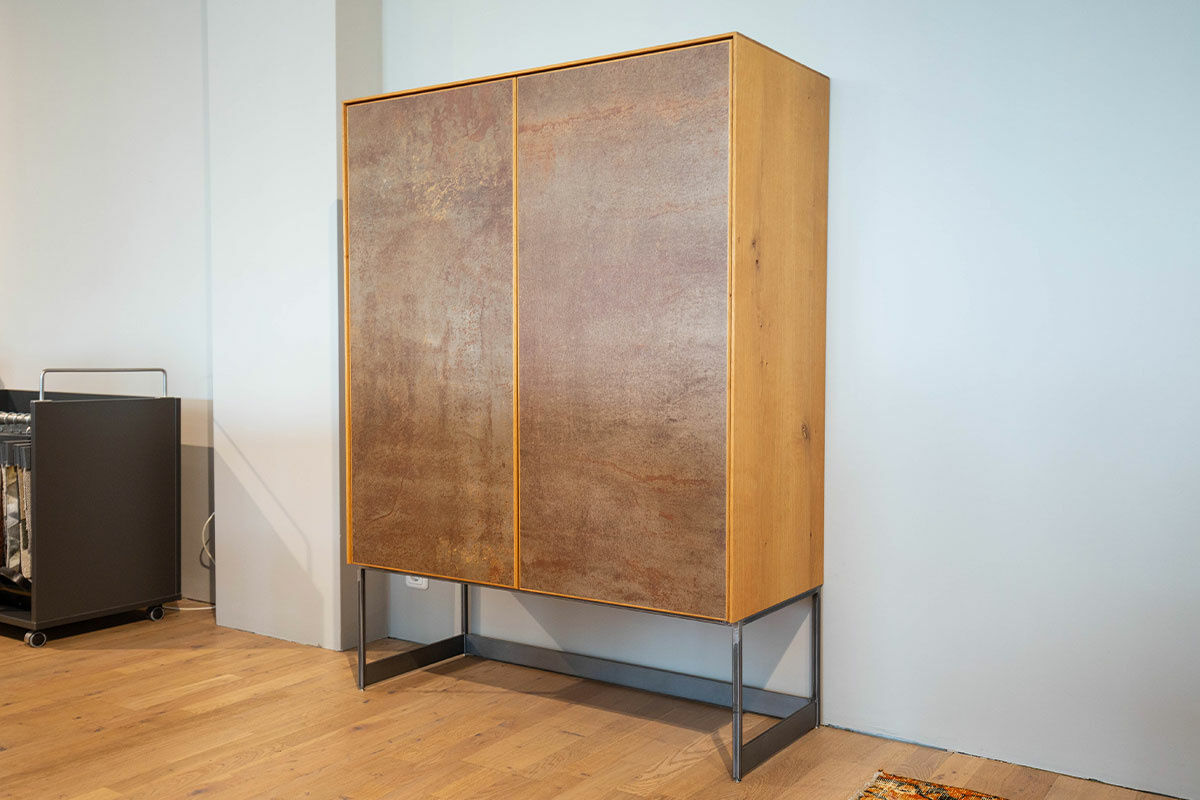 Scholtissek - Schrank Alleskönner Korpus Asteiche Naturgeölt Keramikfront Lava Corten  - 2