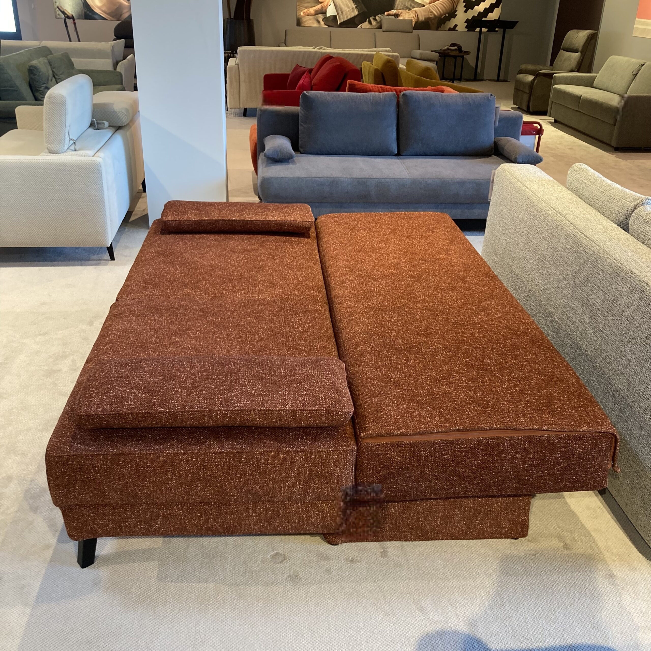 Restyl - Querschläfer Battia Stoff Terra Rot Braun Metallfüße Schwarz Lackiert Mit Bettkasten - 7