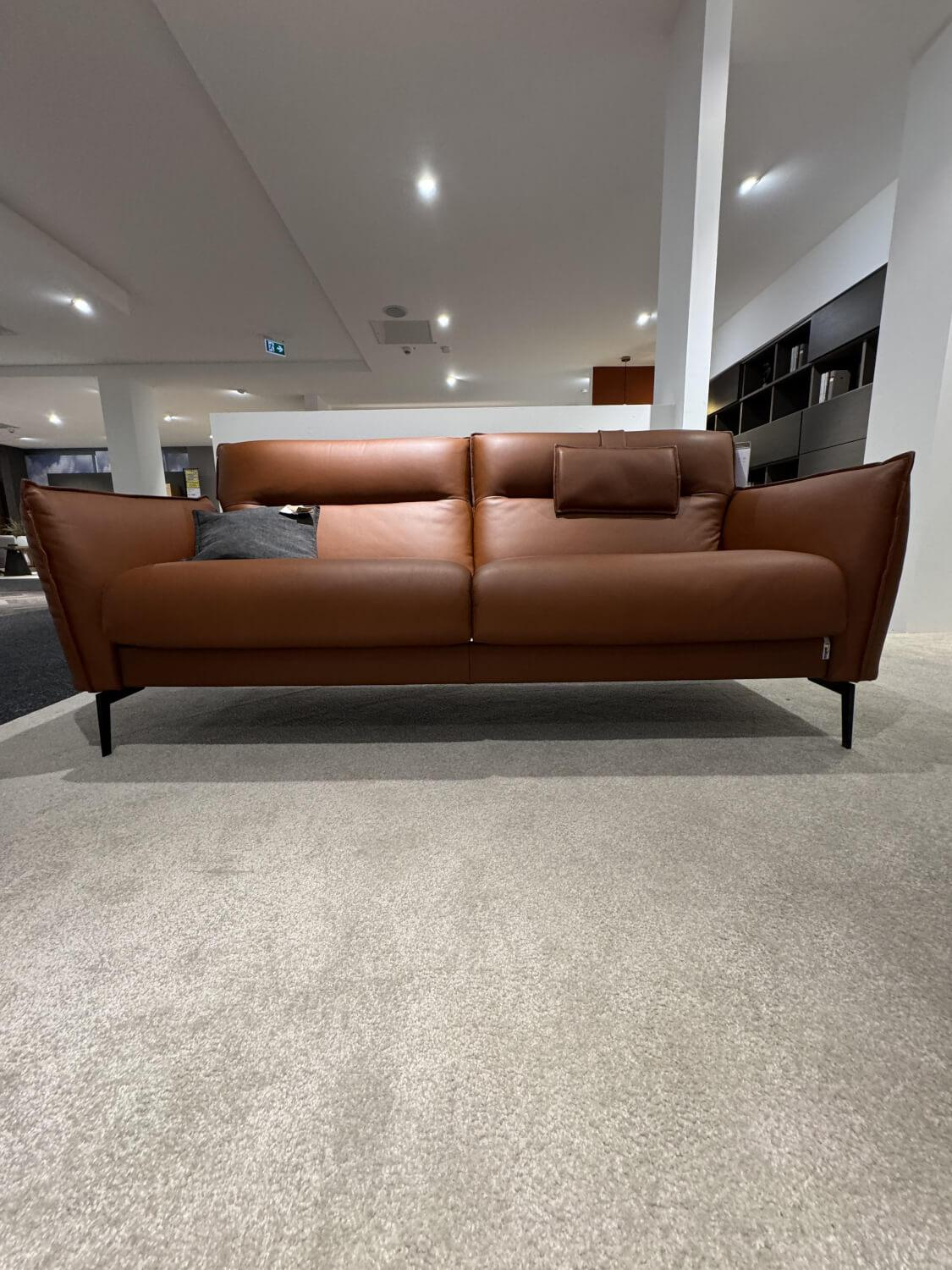 Erpo - Sofa Ancona ER667 25 Leder K 250 850 Tabac Braun Füße Metall Matt Schwarz Inklusive Nackenkissen - 2