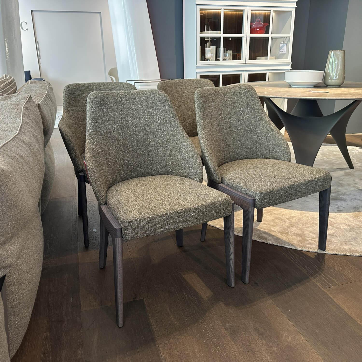 Molteni & C - 4er-Set Stuhl Chelsea Stoff Wait WE742 Olivia Grau Gestell Eiche Graphit Grau - 2