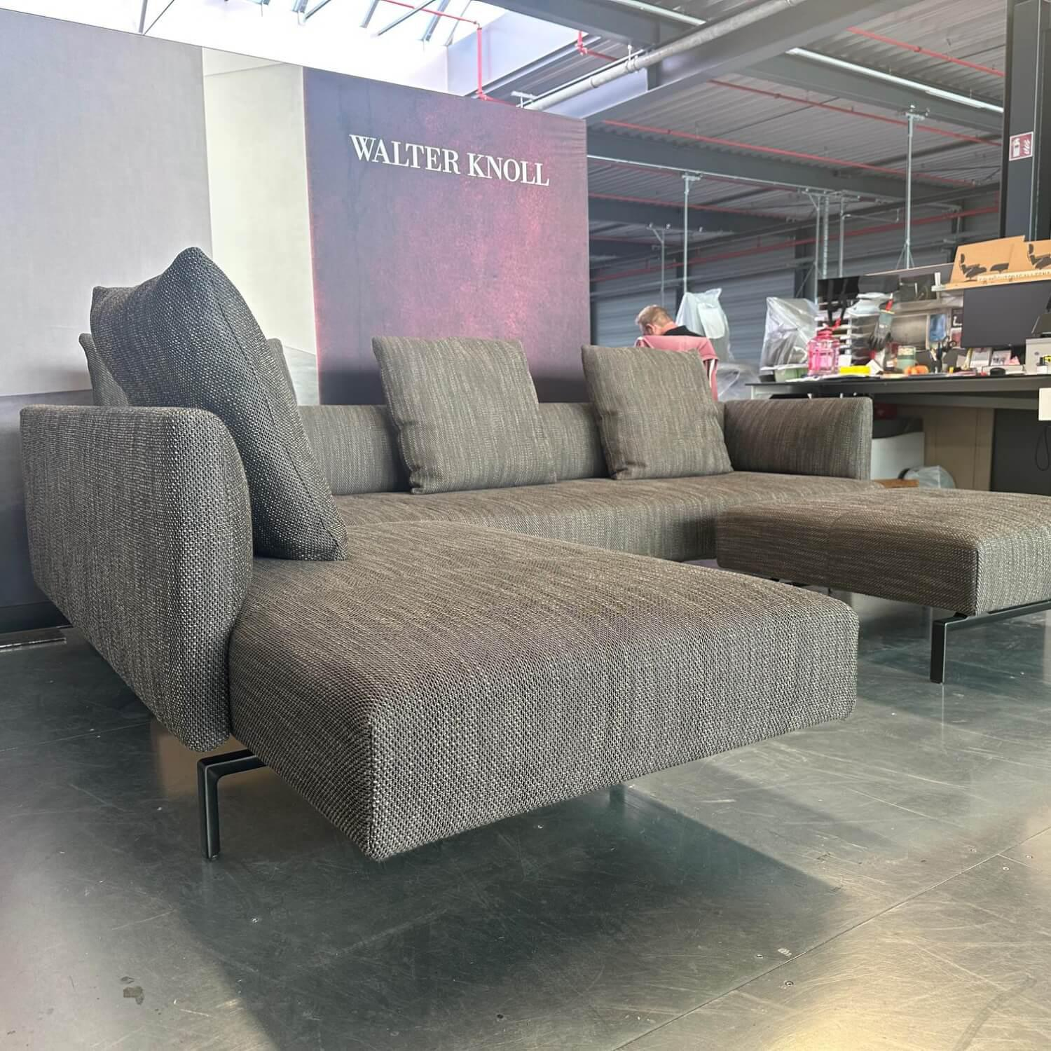 Walter Knoll - Ecksofa Muud Stoff Bogar 7830 Nightshade Grau Kufen Metall Matt Schwarz Pulverbeschichtet Mit Hocker - 6