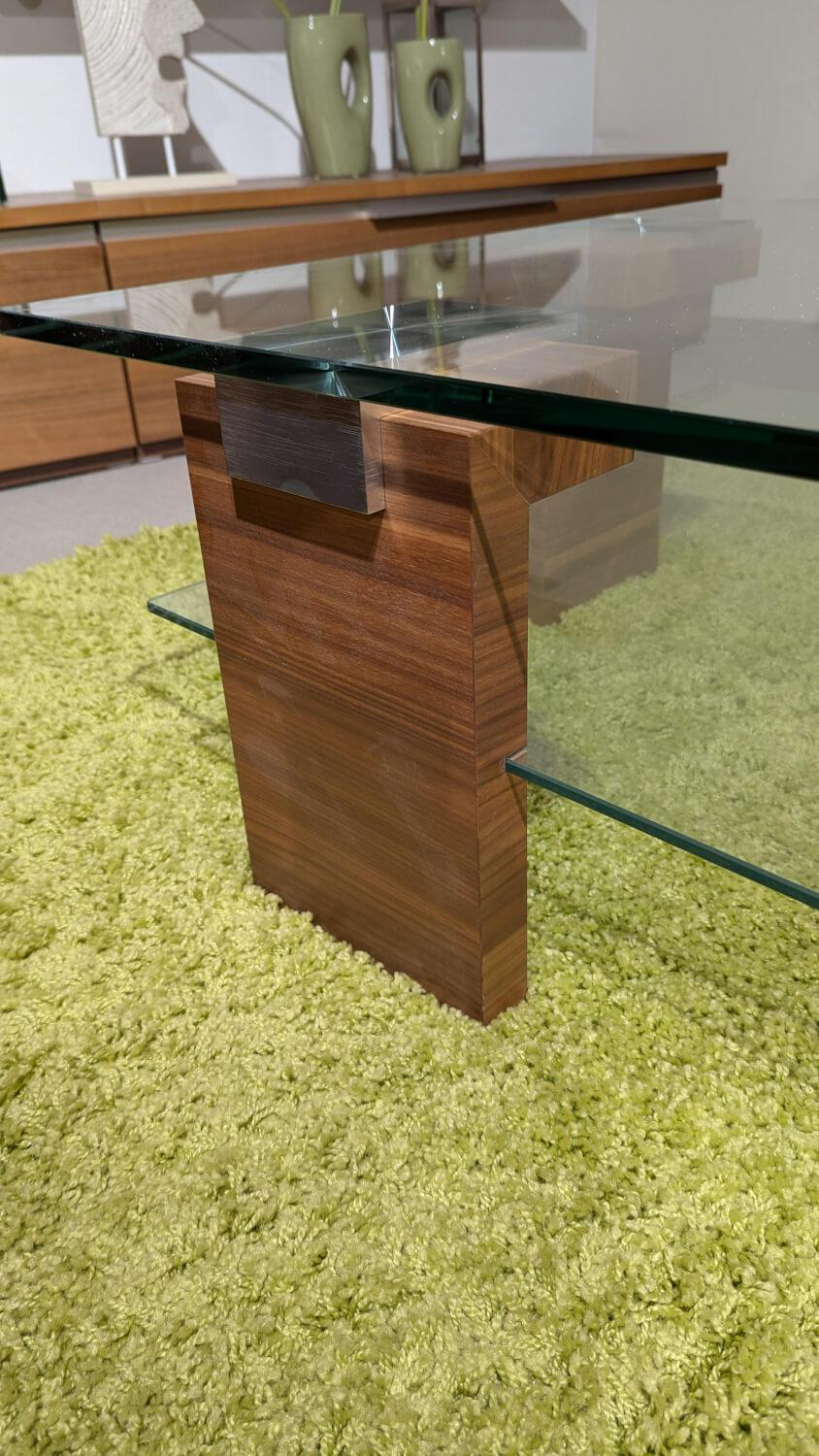 Vierhaus - Couchtisch 7450 028 01 Tischplatte Glas Mit Zwischenablage Füße Kernnussbaum - 2